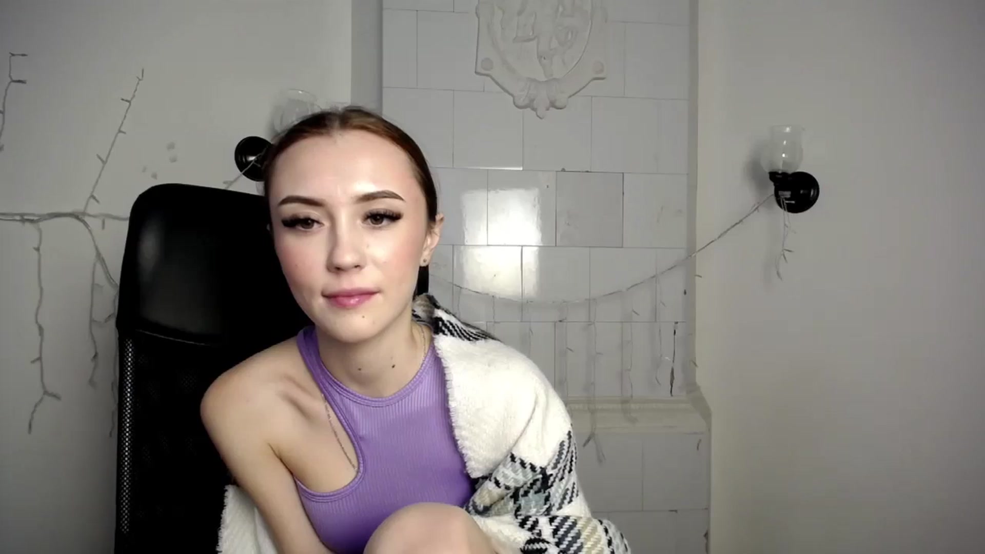 Gallery image thumbnail from Nikonara_'s myfreecams stream on, 11/27/2023, 13:08 image 9 of 20