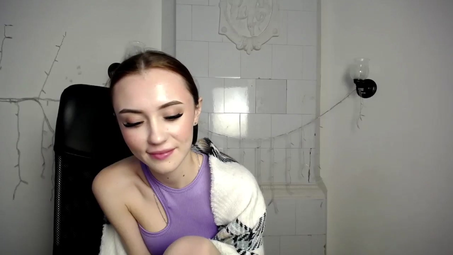 Gallery image thumbnail from Nikonara_'s myfreecams stream on, 11/27/2023, 13:08 image 8 of 20
