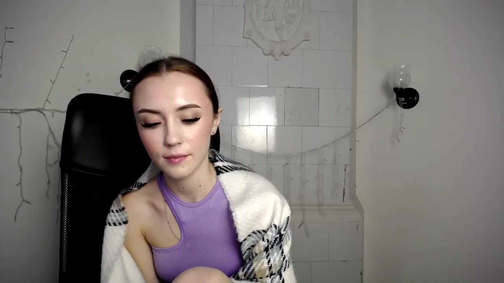 Gallery image thumbnail from Nikonara_'s myfreecams stream on, 11/27/2023, 13:08 image 11 of 20