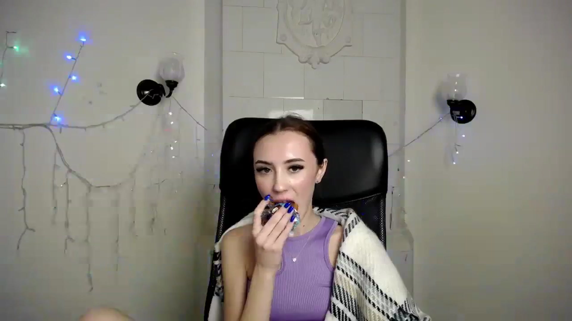 Gallery image thumbnail from Nikonara_'s myfreecams stream on, 11/27/2023, 16:19 image 15 of 20