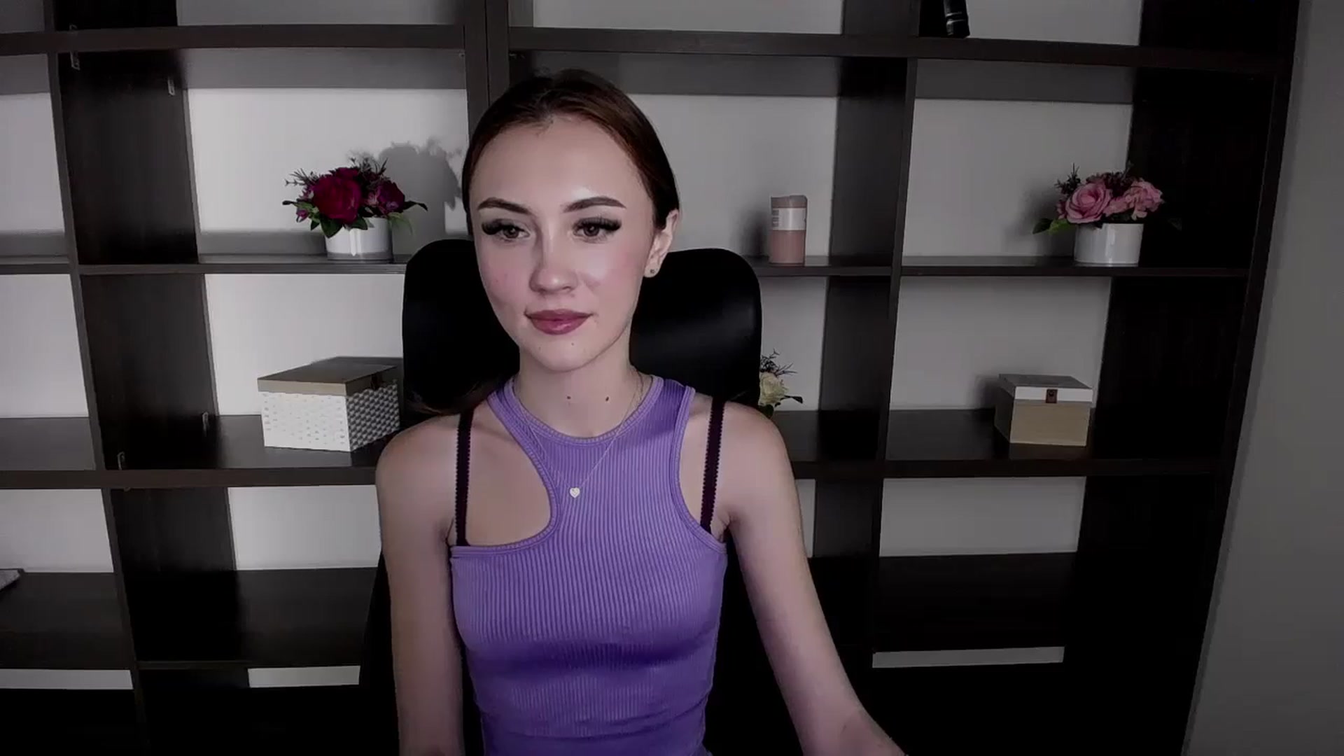 Gallery image thumbnail from Nikonara_'s myfreecams stream on, 11/29/2023, 14:09 image 4 of 20