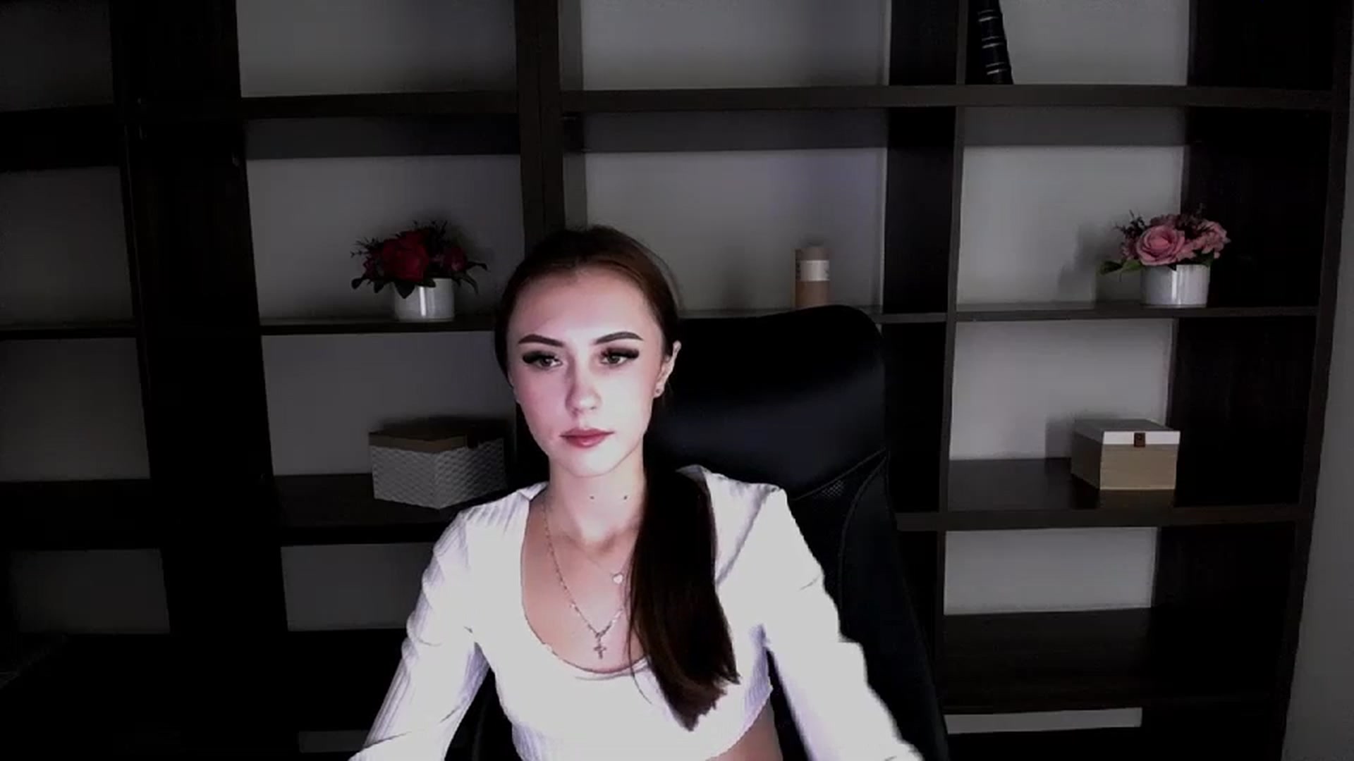 Gallery image thumbnail from Nikonara_'s myfreecams stream on, 12/01/2023, 16:16 image 3 of 20