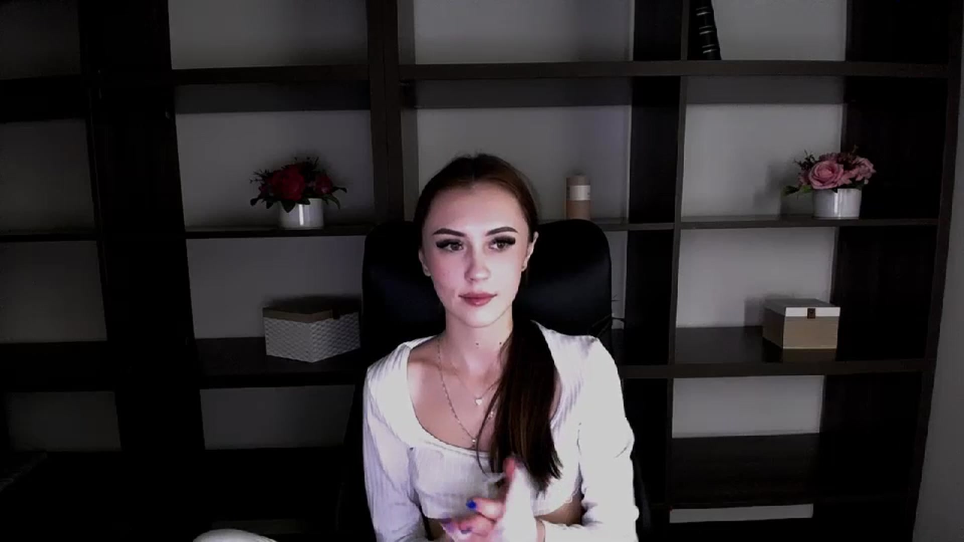 Gallery image thumbnail from Nikonara_'s myfreecams stream on, 12/01/2023, 16:16 image 4 of 20