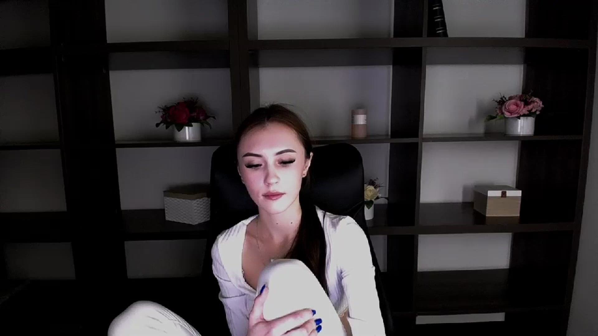 Gallery image thumbnail from Nikonara_'s myfreecams stream on, 12/01/2023, 16:16 image 19 of 20