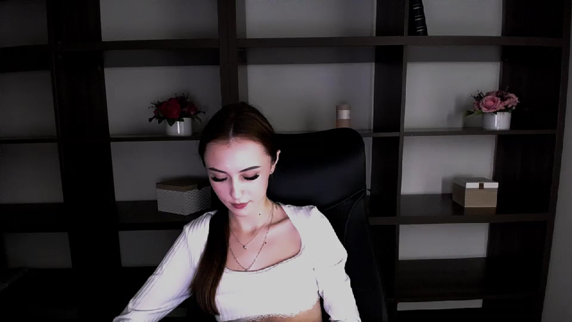 Gallery image thumbnail from Nikonara_'s myfreecams stream on, 12/01/2023, 16:16 image 1 of 20