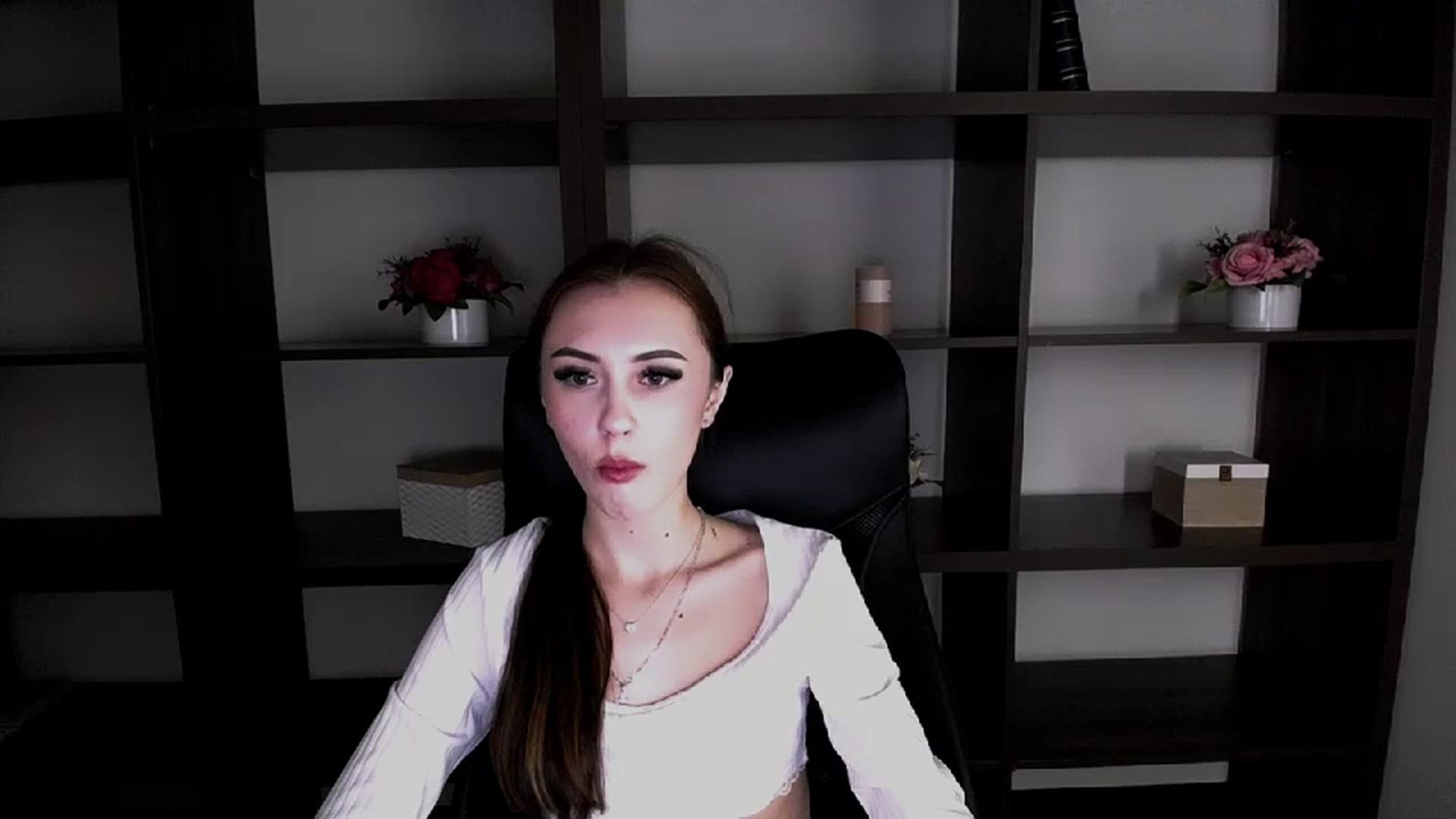 Gallery image thumbnail from Nikonara_'s myfreecams stream on, 12/01/2023, 16:16 image 2 of 20