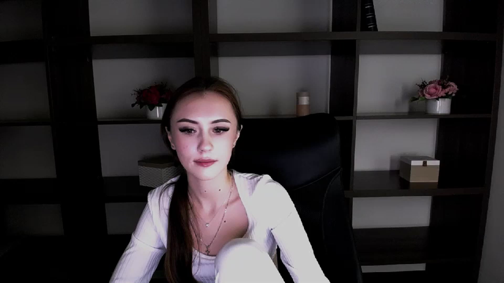 Gallery image thumbnail from Nikonara_'s myfreecams stream on, 12/01/2023, 17:12 image 13 of 20