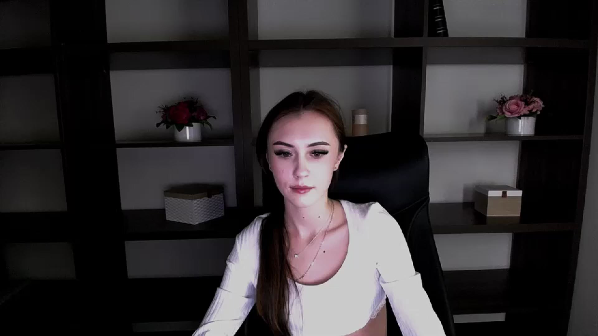 Gallery image thumbnail from Nikonara_'s myfreecams stream on, 12/01/2023, 17:12 image 4 of 20