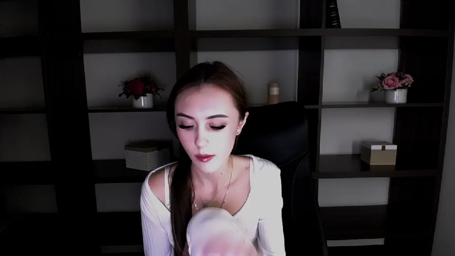 Gallery image thumbnail from Nikonara_'s myfreecams stream on, 12/01/2023, 17:12 image 6 of 20