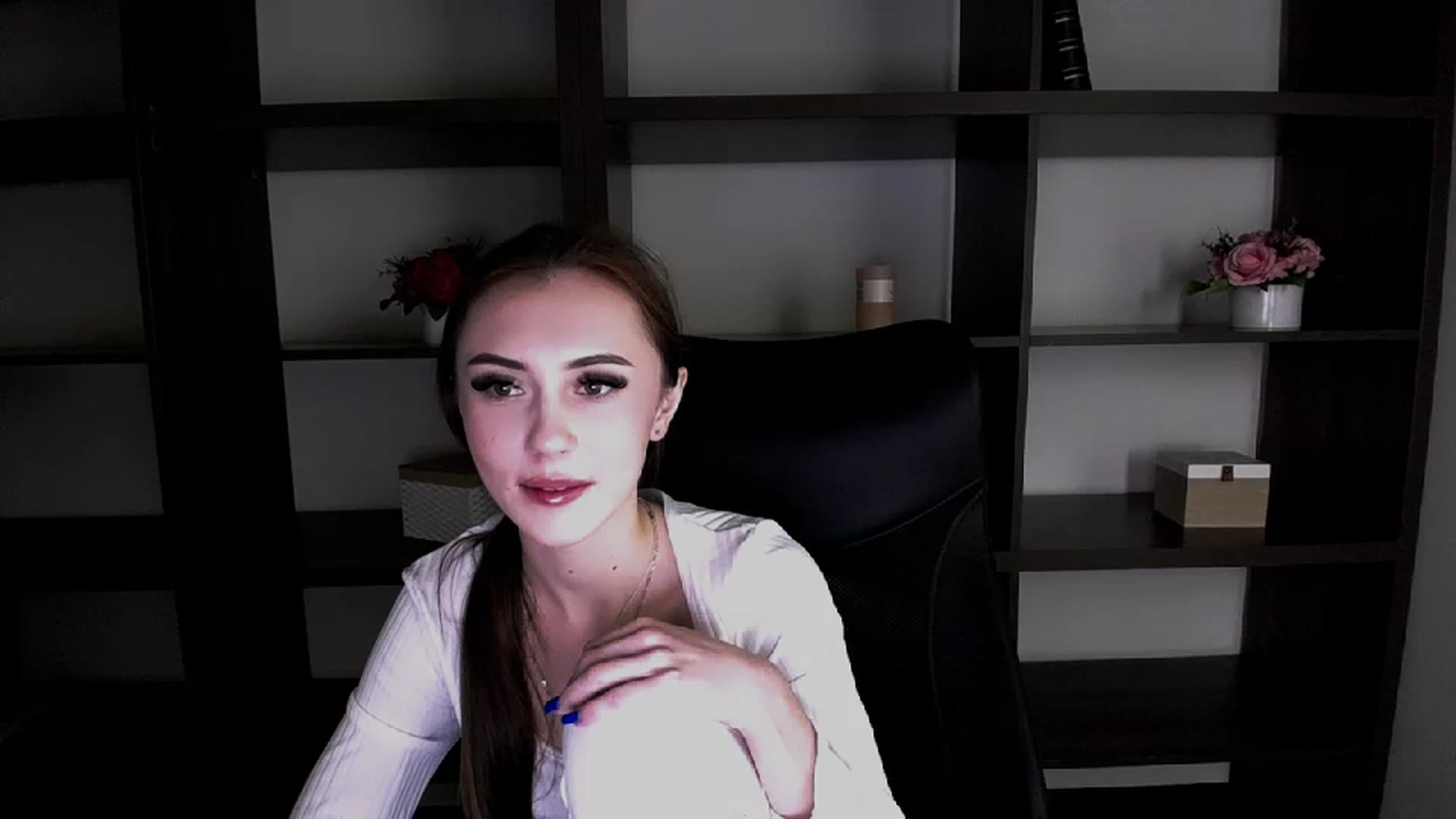 Gallery image thumbnail from Nikonara_'s myfreecams stream on, 12/01/2023, 17:12 image 10 of 20