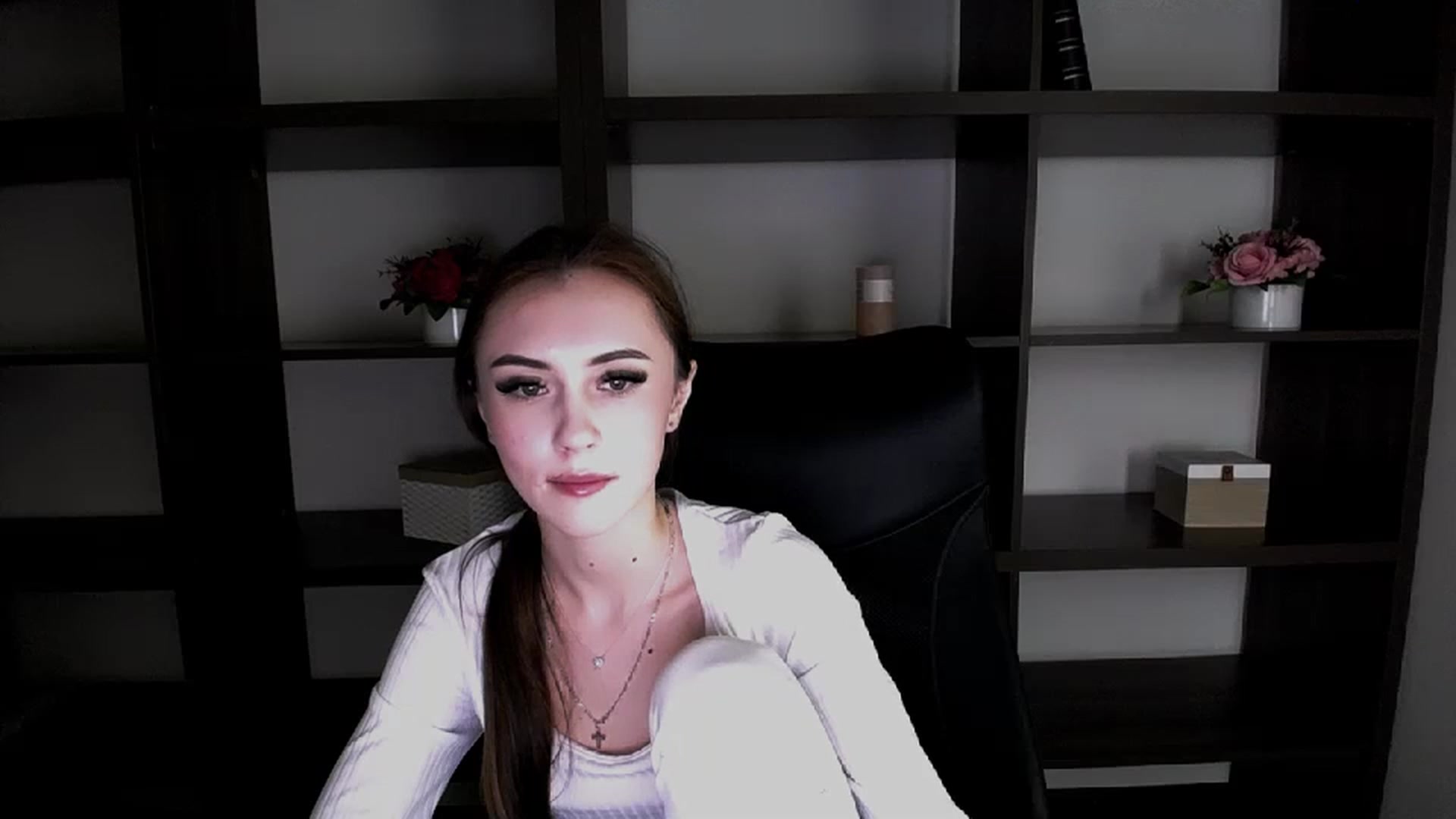 Gallery image thumbnail from Nikonara_'s myfreecams stream on, 12/01/2023, 17:12 image 11 of 20