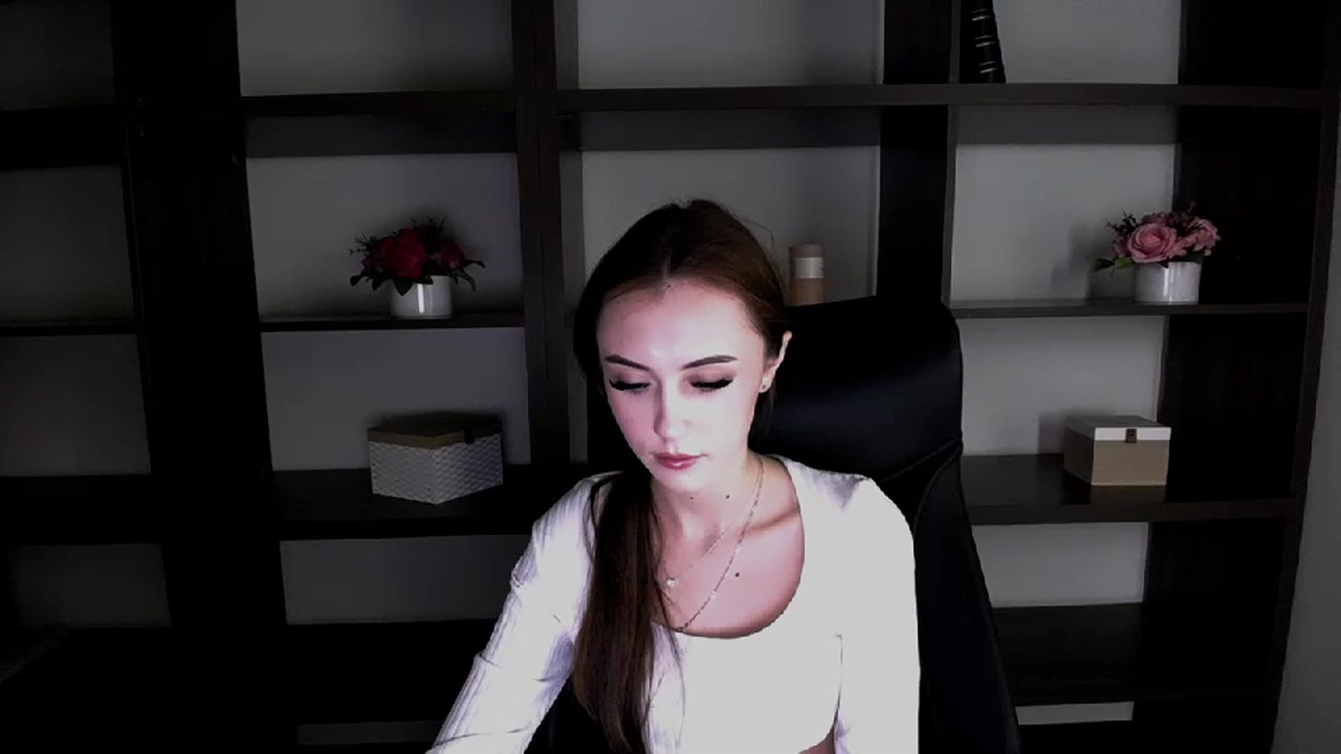 Gallery image thumbnail from Nikonara_'s myfreecams stream on, 12/01/2023, 17:12 image 3 of 20