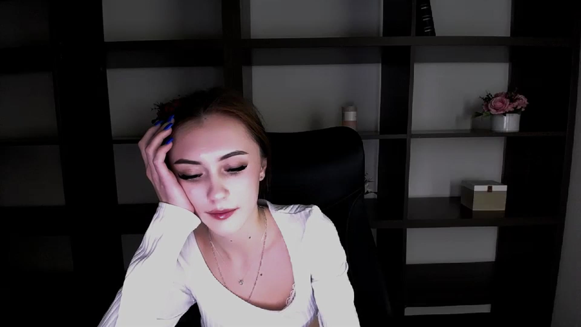 Gallery image thumbnail from Nikonara_'s myfreecams stream on, 12/01/2023, 17:12 image 20 of 20