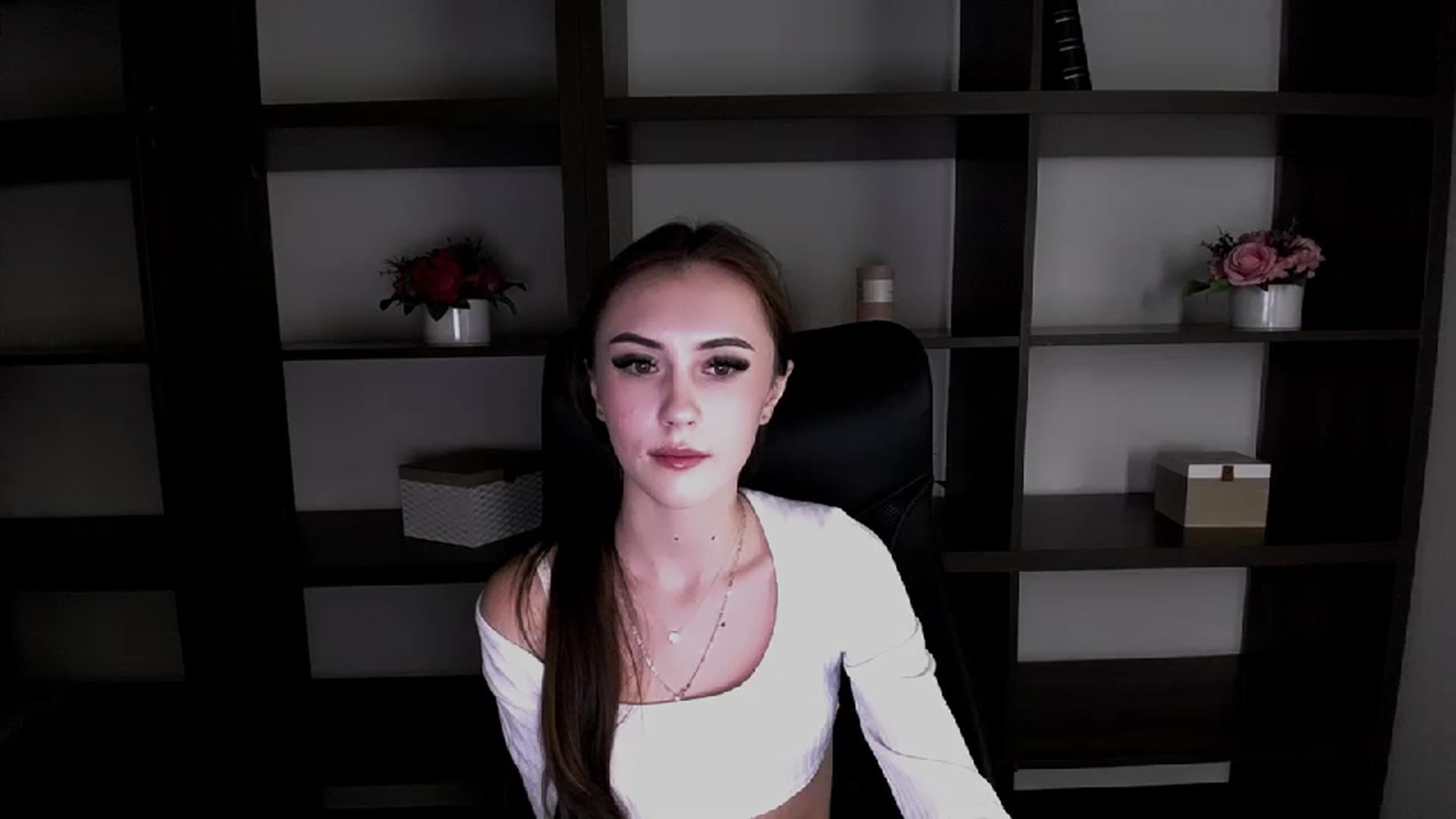Gallery image thumbnail from Nikonara_'s myfreecams stream on, 12/01/2023, 17:12 image 17 of 20