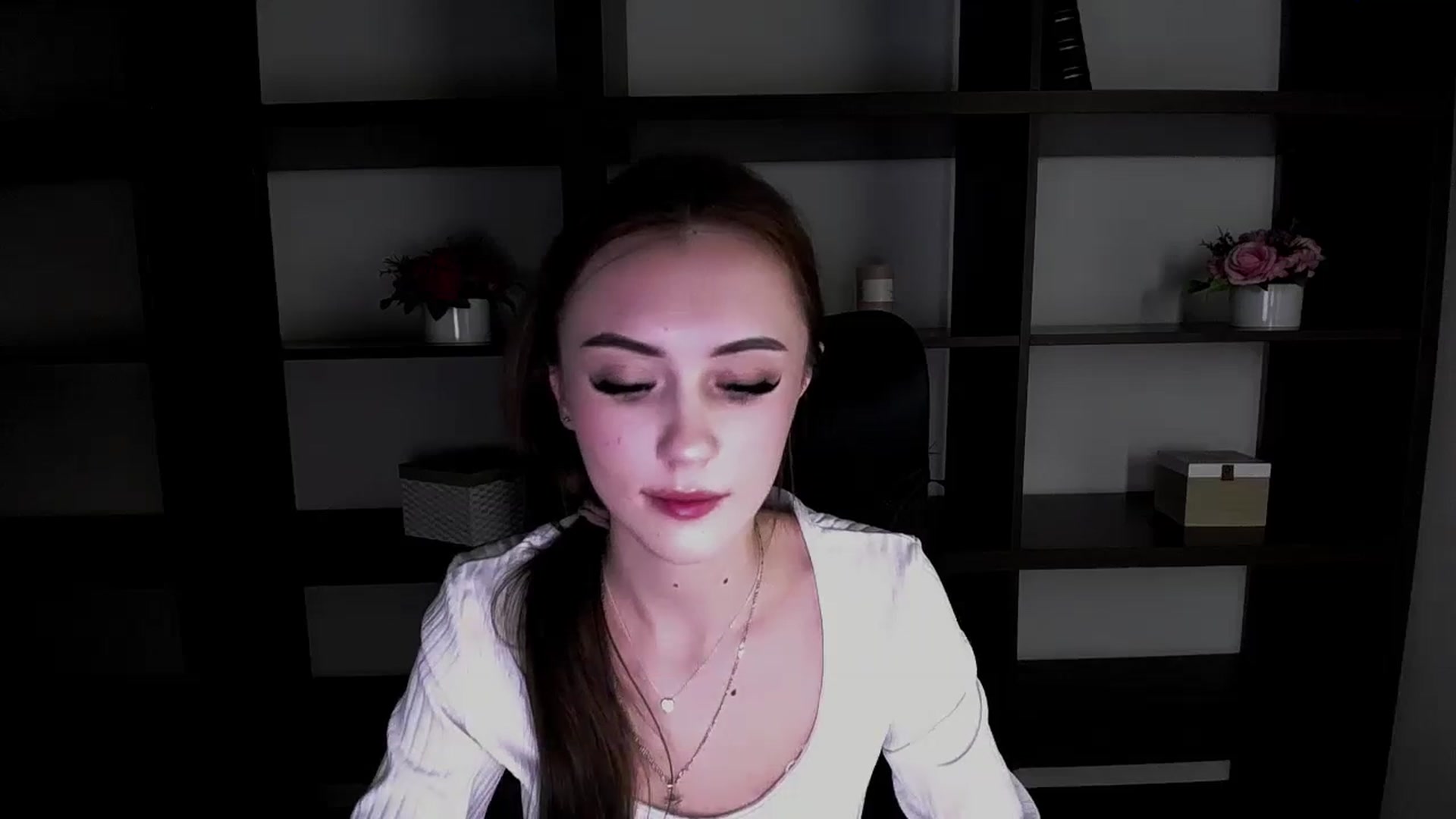 Gallery image thumbnail from Nikonara_'s myfreecams stream on, 12/01/2023, 18:48 image 9 of 20