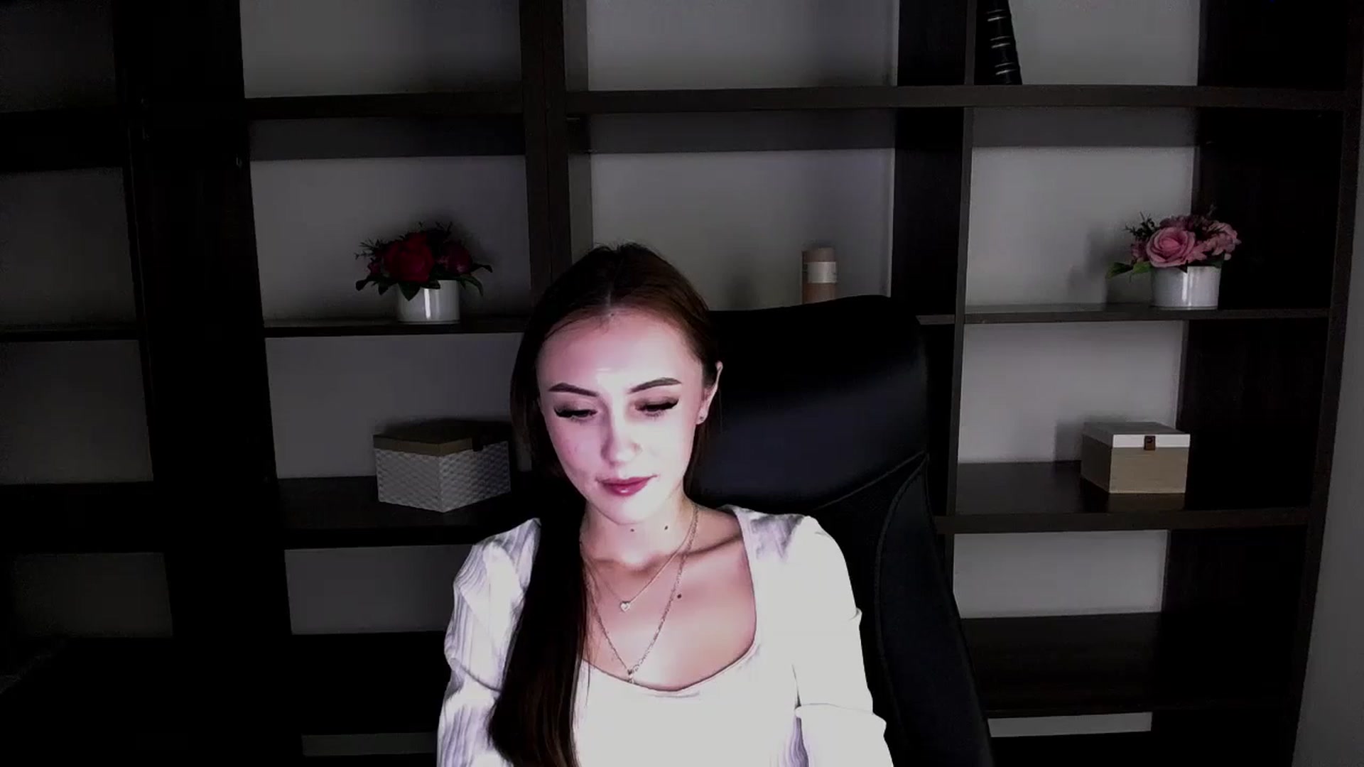 Gallery image thumbnail from Nikonara_'s myfreecams stream on, 12/01/2023, 18:48 image 3 of 20