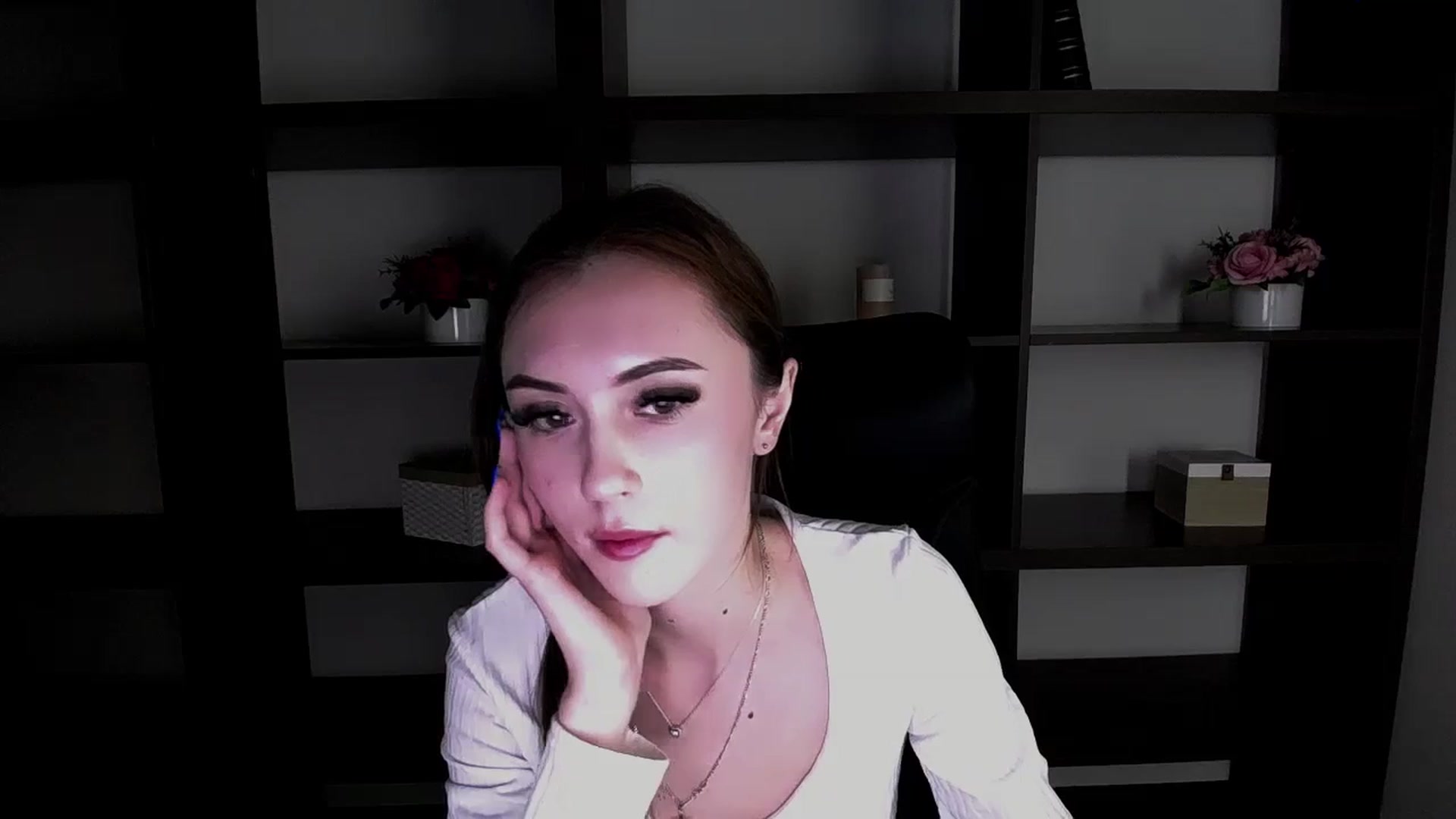 Gallery image thumbnail from Nikonara_'s myfreecams stream on, 12/01/2023, 18:48 image 20 of 20