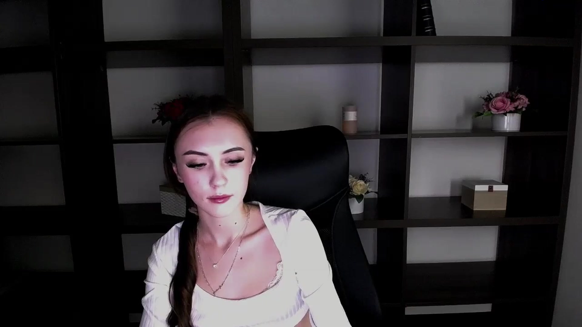 Gallery image thumbnail from Nikonara_'s myfreecams stream on, 12/01/2023, 18:48 image 16 of 20