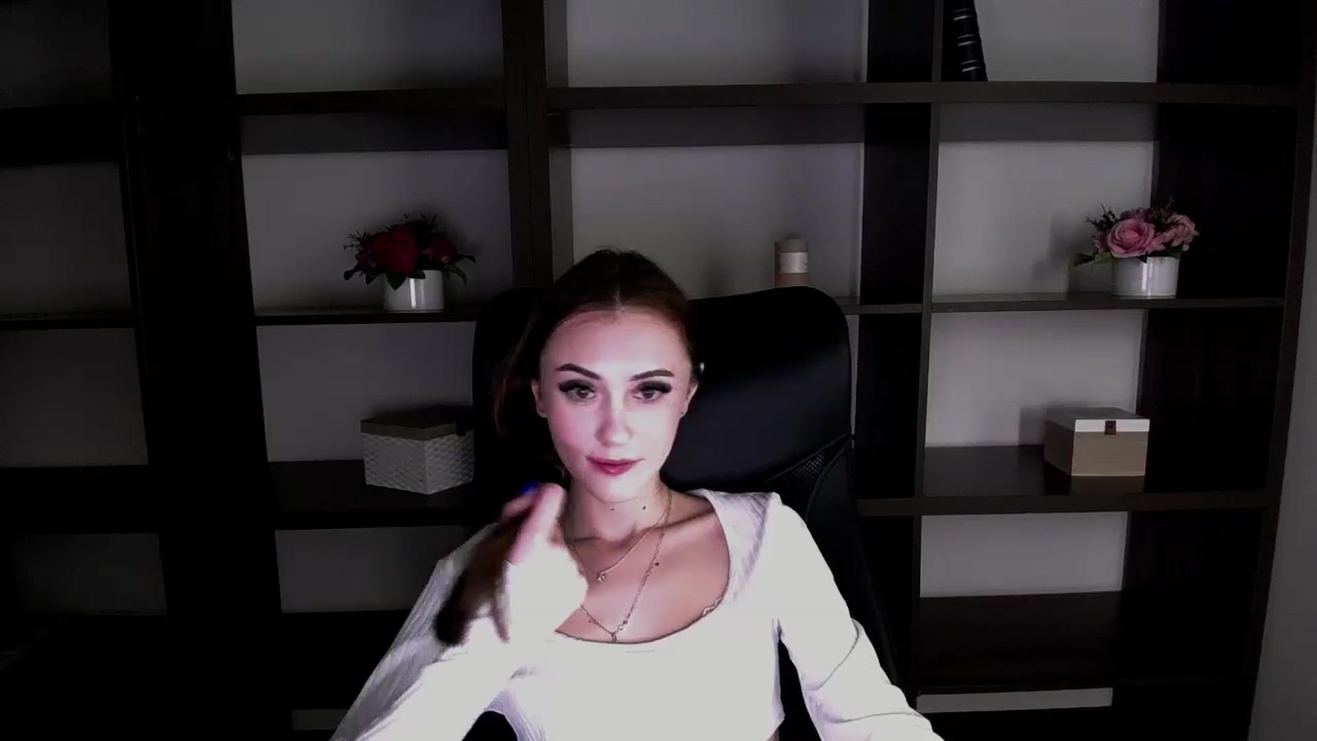 Gallery image thumbnail from Nikonara_'s myfreecams stream on, 12/01/2023, 18:48 image 13 of 20