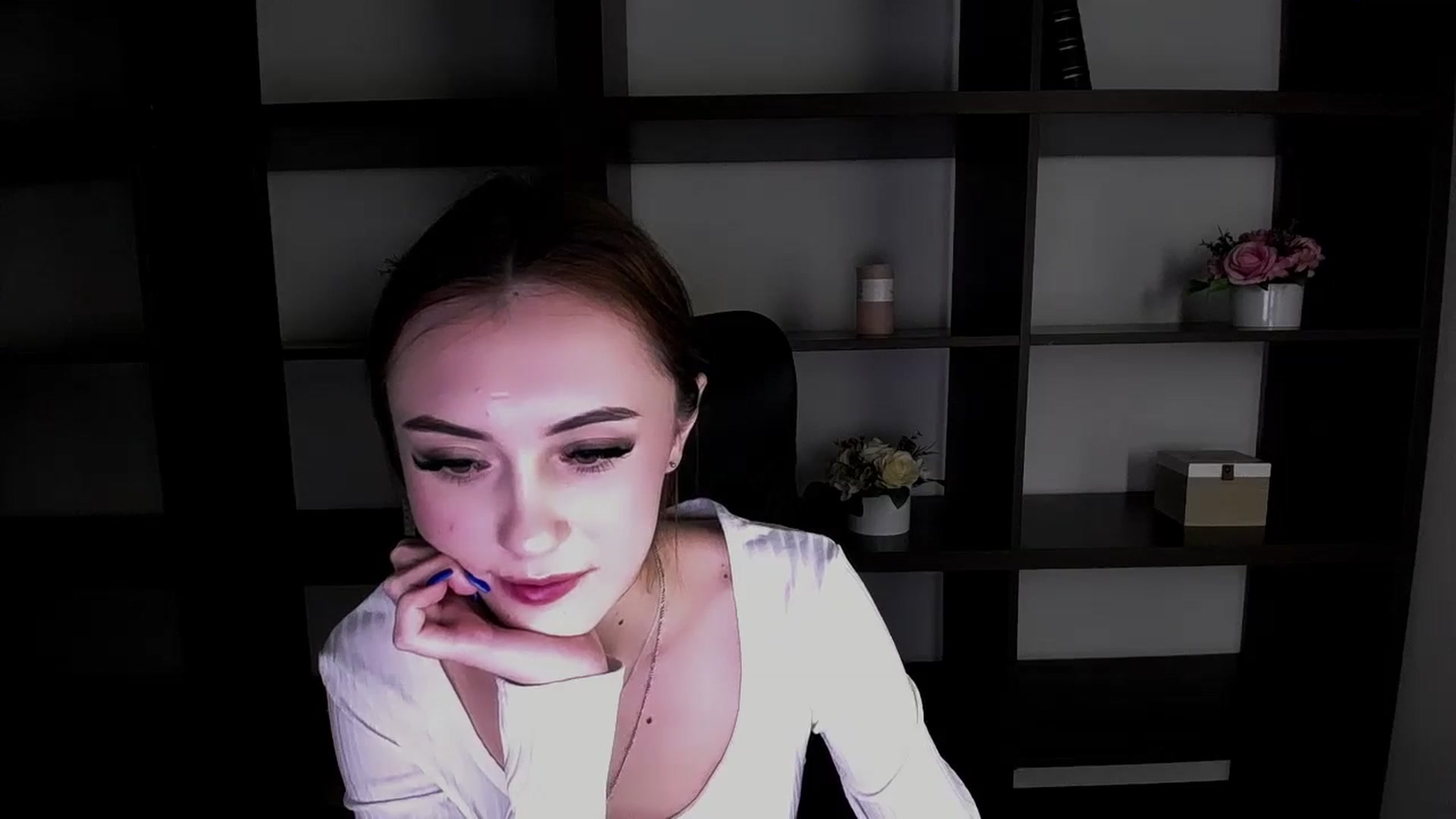 Gallery image thumbnail from Nikonara_'s myfreecams stream on, 12/01/2023, 18:48 image 12 of 20