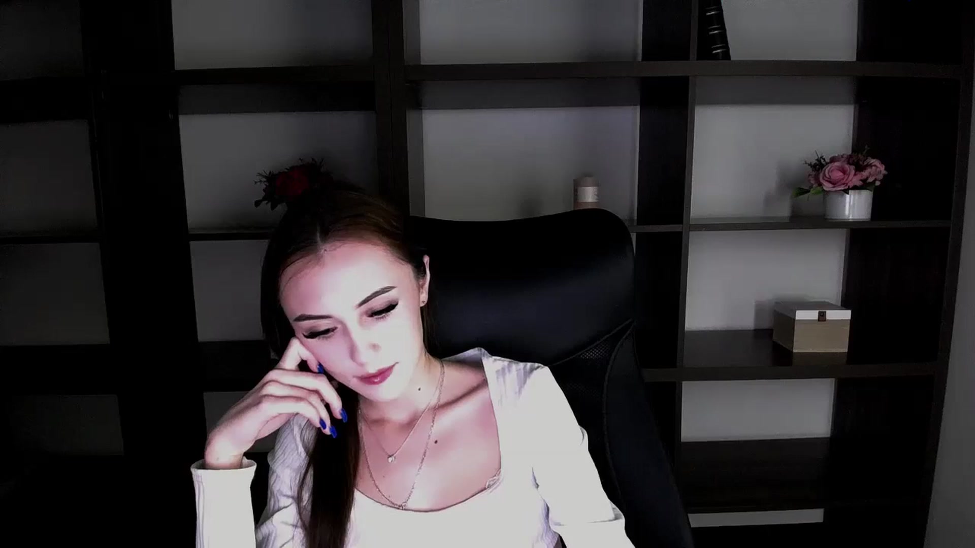 Gallery image thumbnail from Nikonara_'s myfreecams stream on, 12/01/2023, 18:48 image 6 of 20