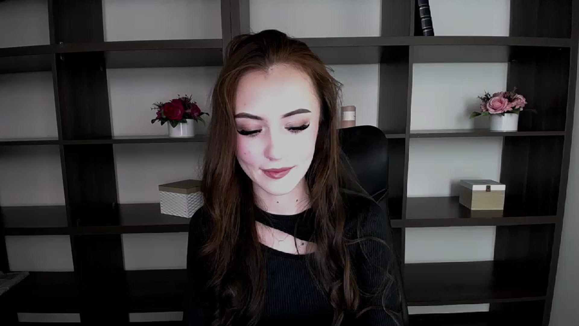 Gallery image thumbnail from Nikonara_'s myfreecams stream on, 12/02/2023, 10:33 image 6 of 20