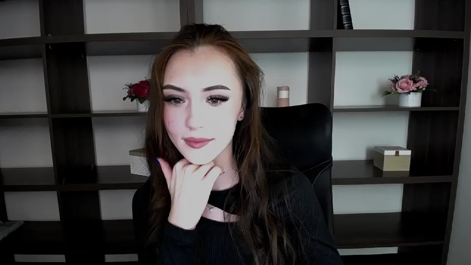 Gallery image thumbnail from Nikonara_'s myfreecams stream on, 12/02/2023, 10:33 image 7 of 20