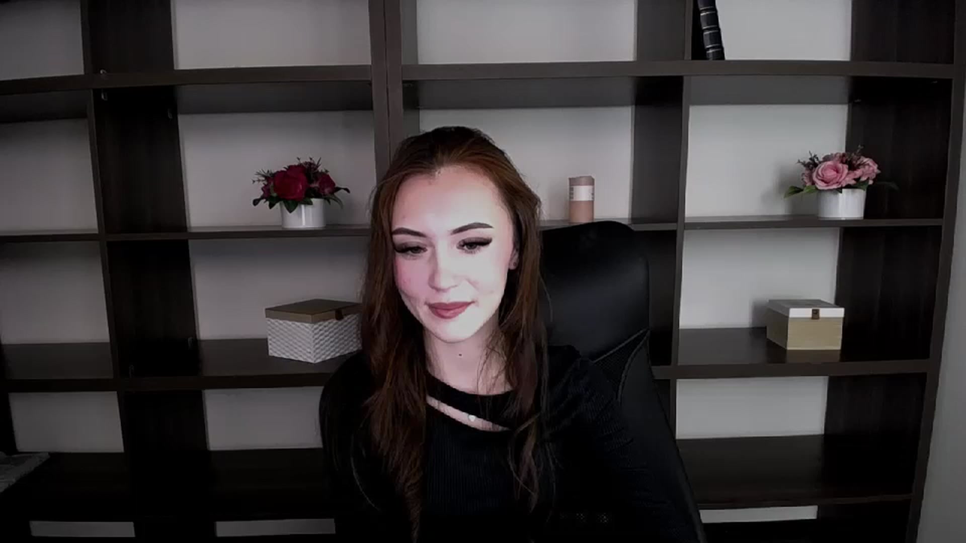 Gallery image thumbnail from Nikonara_'s myfreecams stream on, 12/02/2023, 10:33 image 16 of 20
