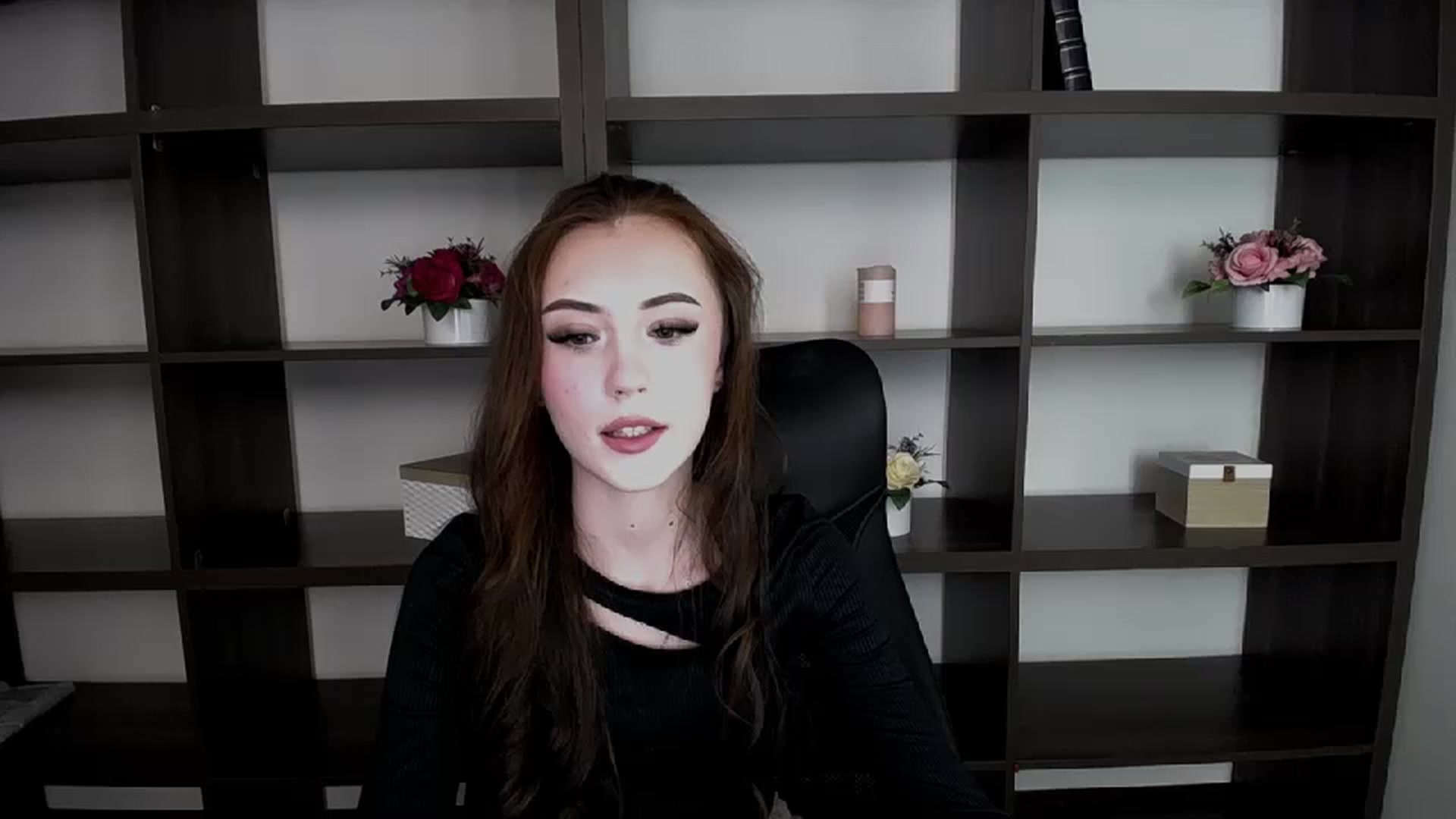 Gallery image thumbnail from Nikonara_'s myfreecams stream on, 12/02/2023, 10:33 image 13 of 20
