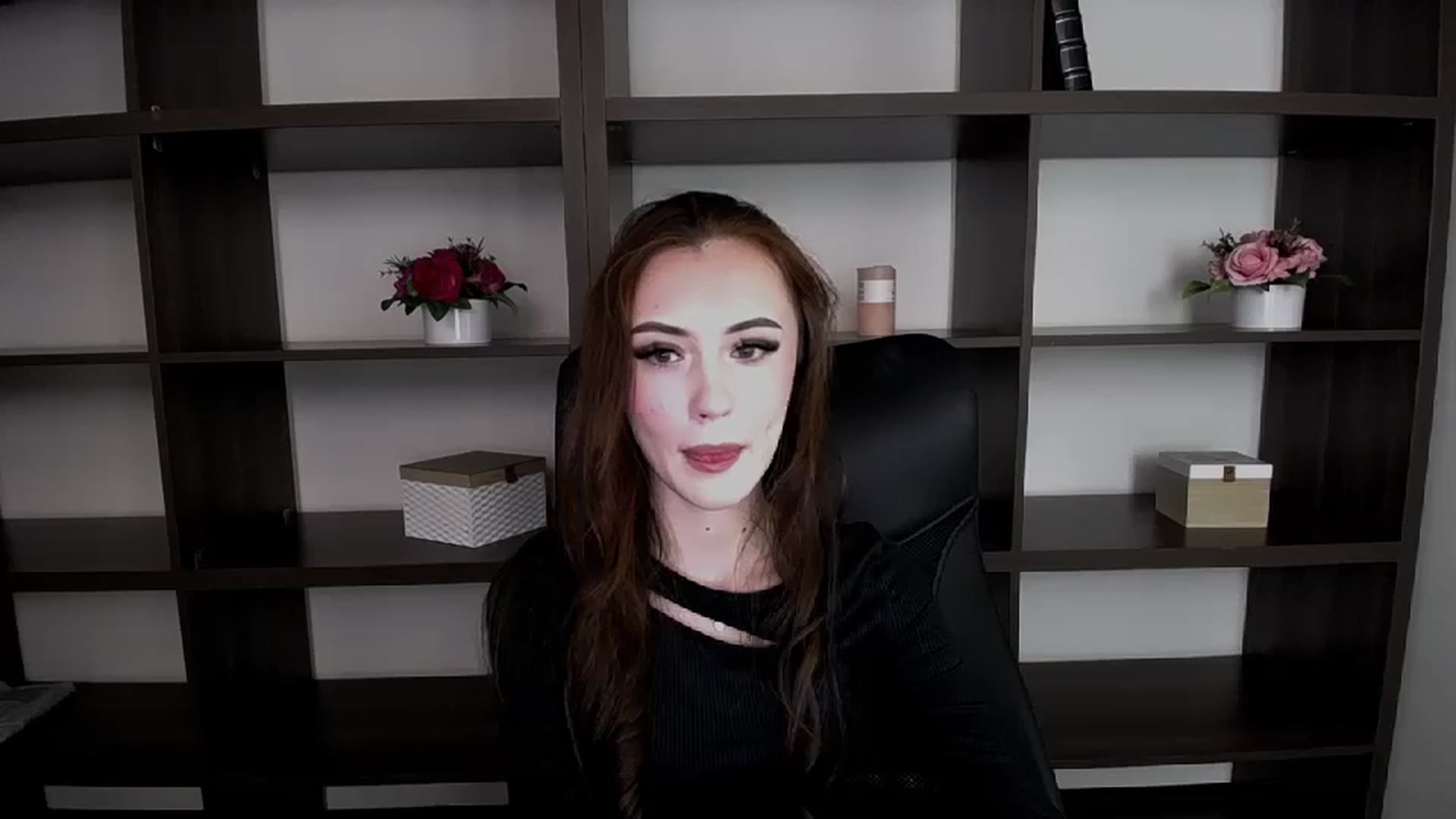 Gallery image thumbnail from Nikonara_'s myfreecams stream on, 12/02/2023, 10:33 image 17 of 20