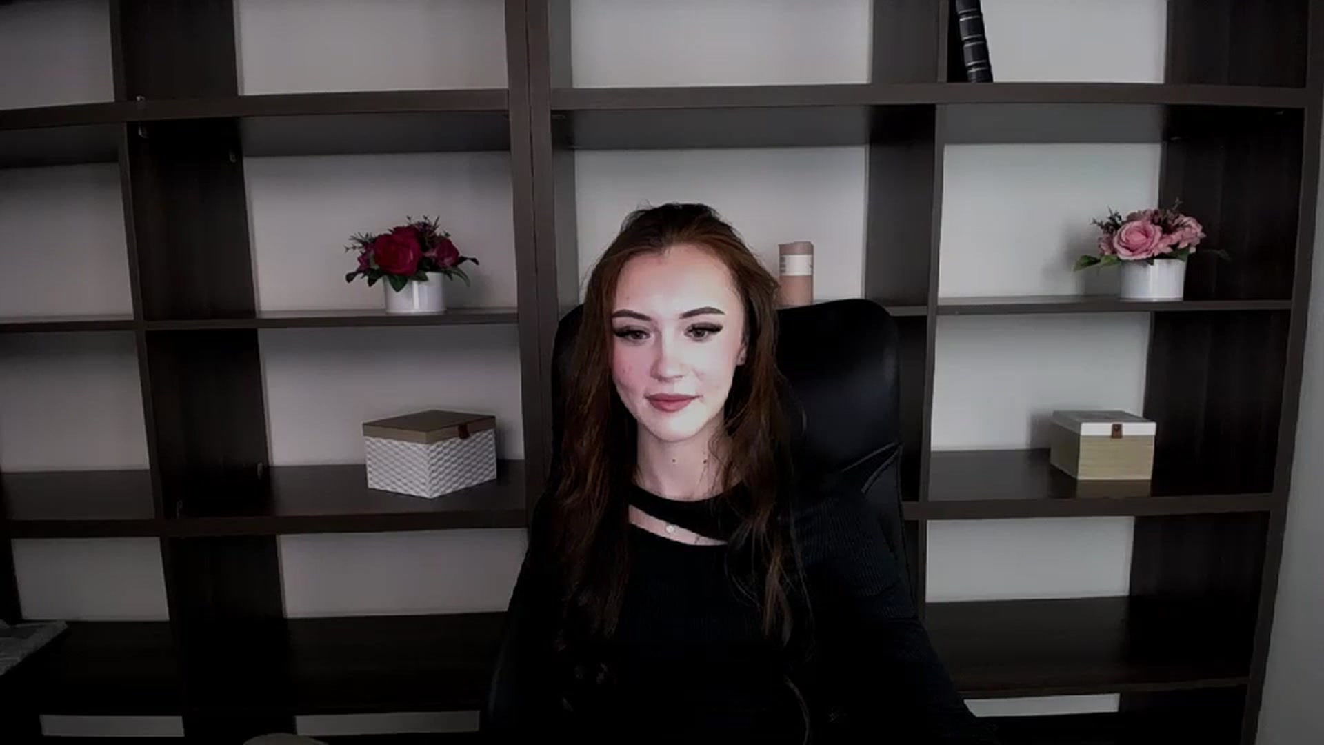 Gallery image thumbnail from Nikonara_'s myfreecams stream on, 12/02/2023, 10:33 image 11 of 20