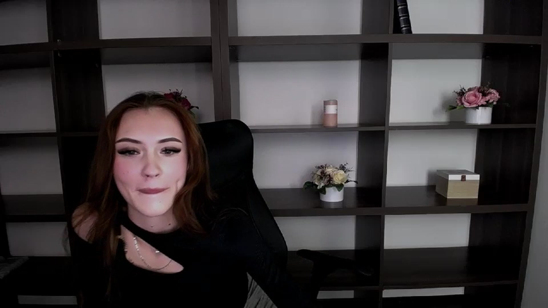 Gallery image thumbnail from Nikonara_'s myfreecams stream on, 12/02/2023, 11:09 image 19 of 20