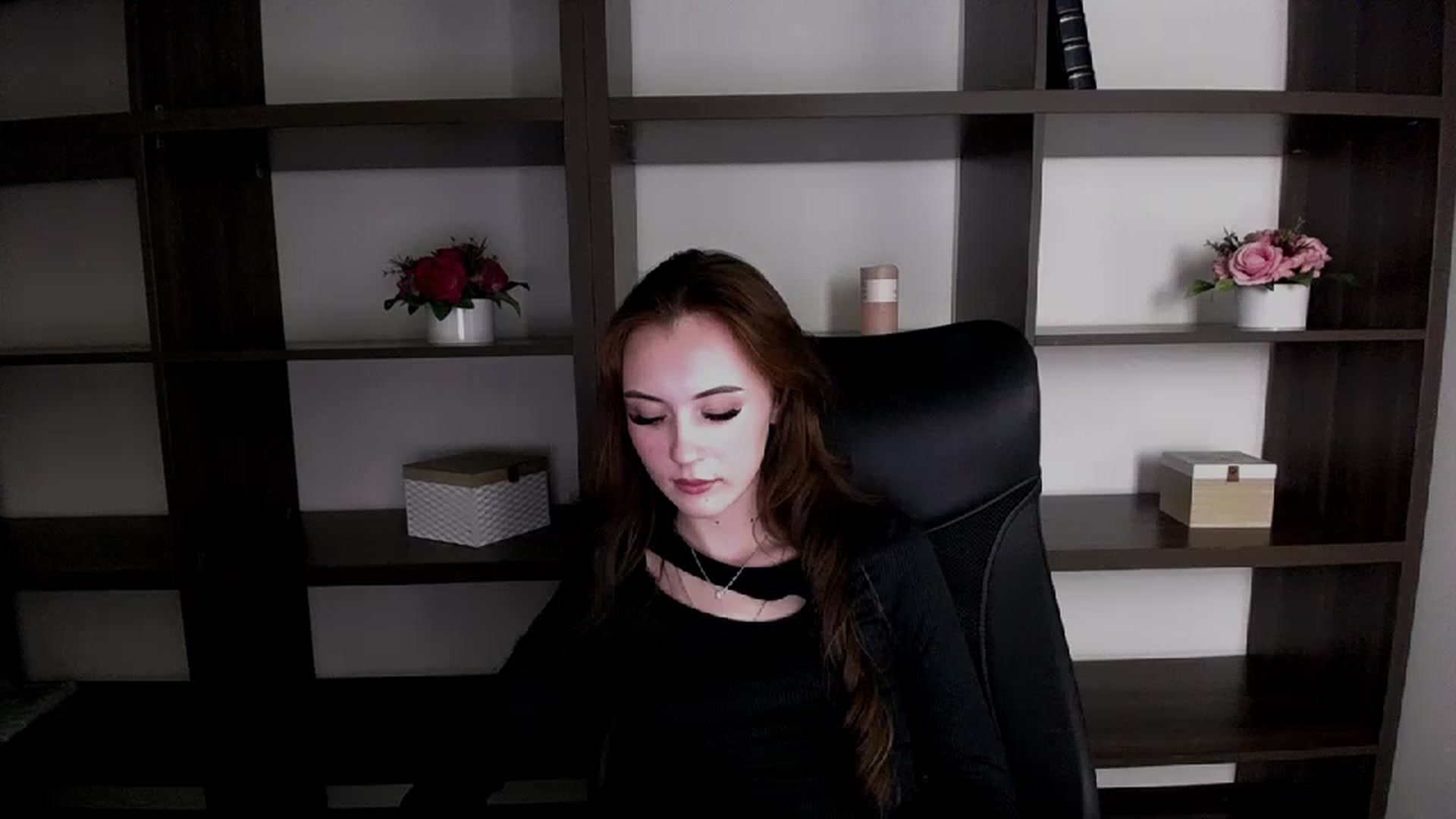 Gallery image thumbnail from Nikonara_'s myfreecams stream on, 12/02/2023, 14:52 image 10 of 20