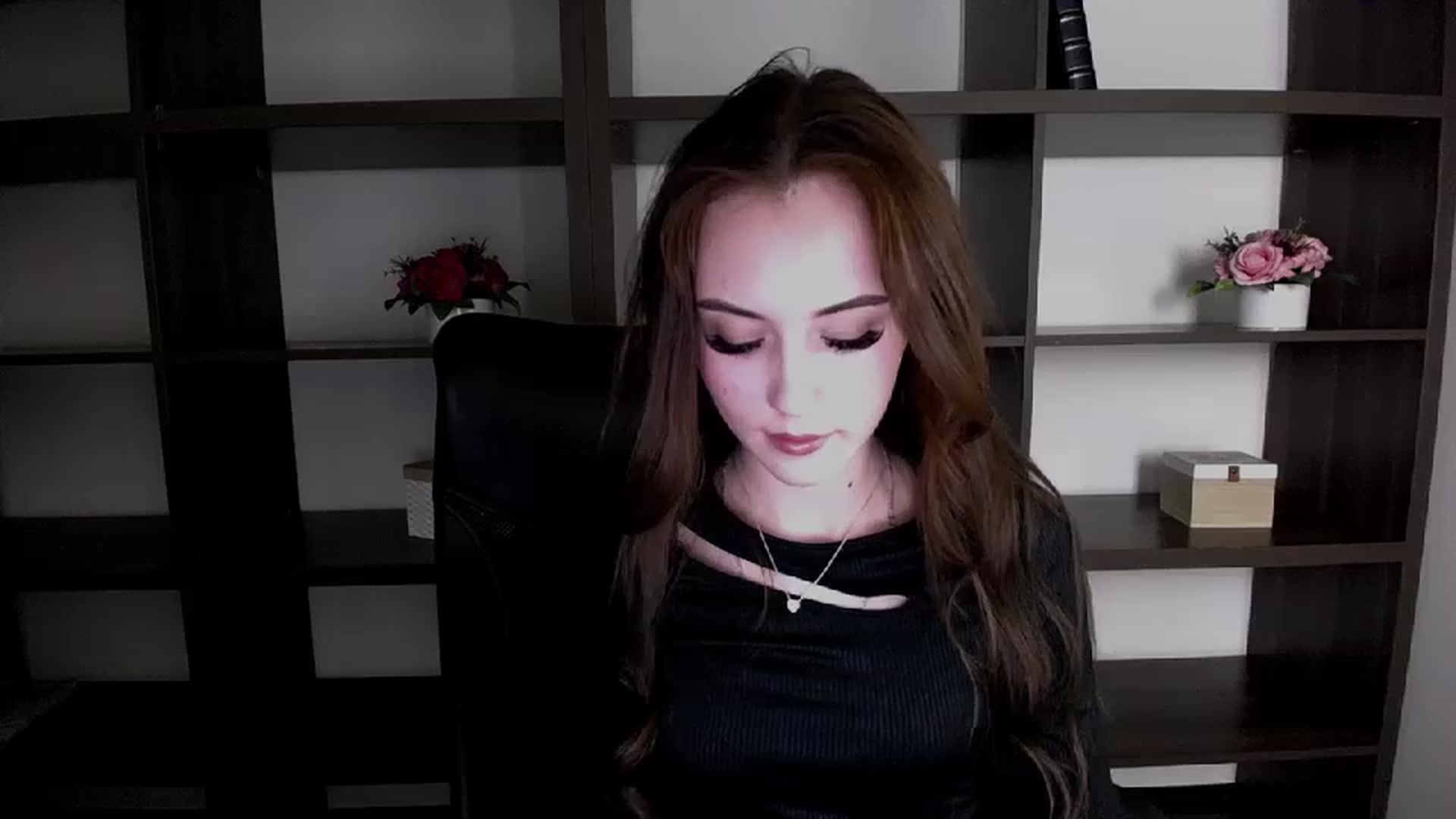 Gallery image thumbnail from Nikonara_'s myfreecams stream on, 12/02/2023, 16:05 image 12 of 20