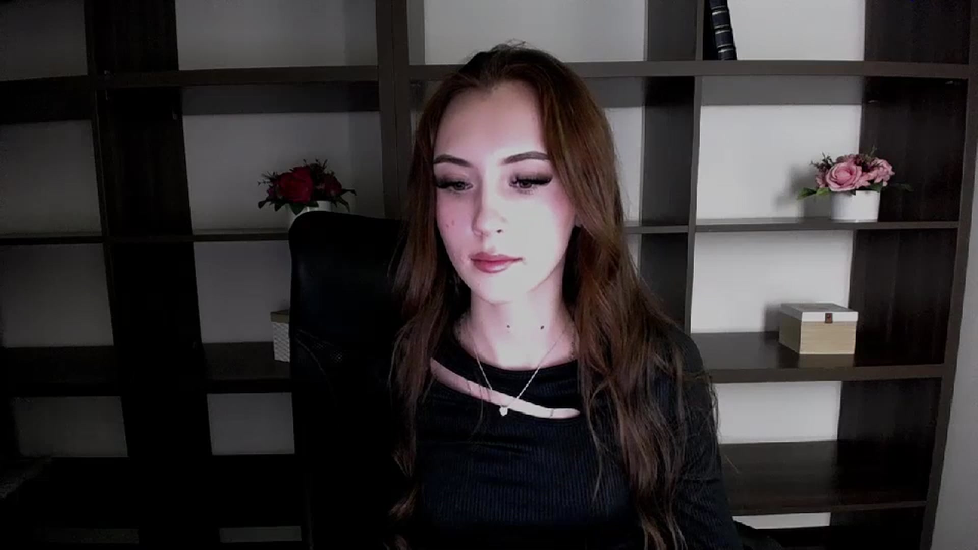 Gallery image thumbnail from Nikonara_'s myfreecams stream on, 12/02/2023, 16:05 image 13 of 20