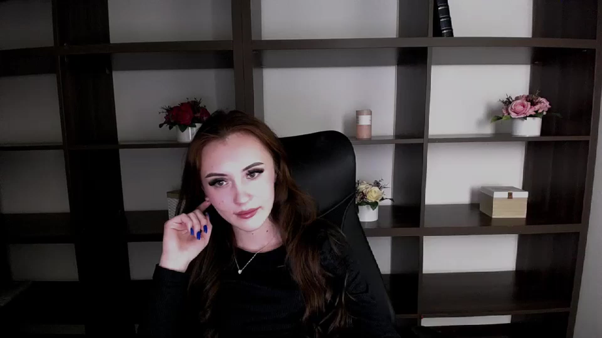 Gallery image thumbnail from Nikonara_'s myfreecams stream on, 12/02/2023, 16:05 image 17 of 20