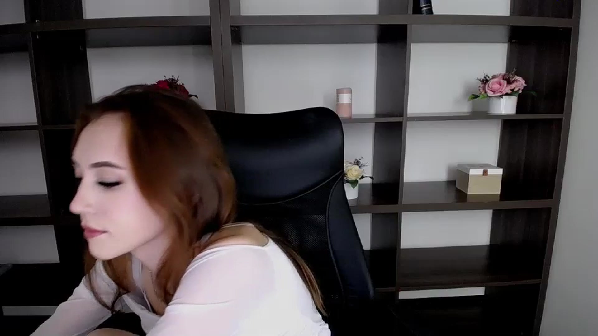 Gallery image thumbnail from Nikonara_'s myfreecams stream on, 12/04/2023, 12:55 image 4 of 20