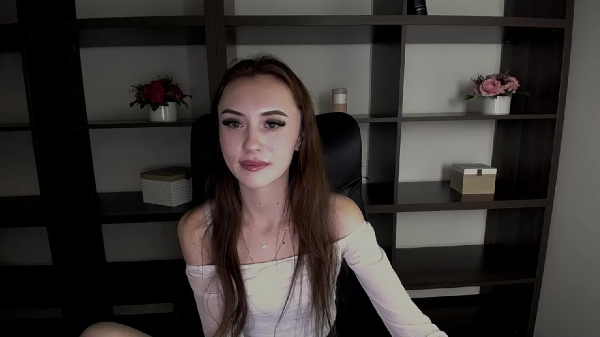 Gallery image thumbnail from Nikonara_'s myfreecams stream on, 12/04/2023, 16:11 image 8 of 20