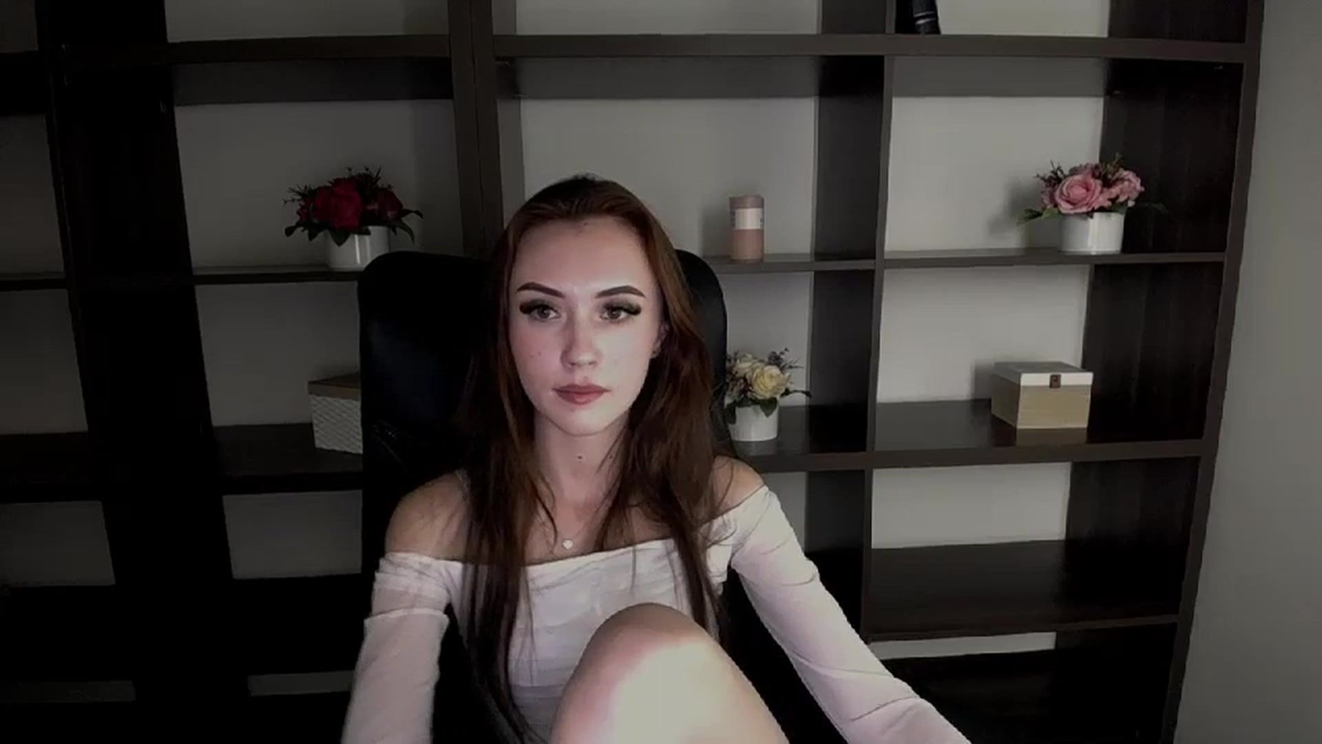 Gallery image thumbnail from Nikonara_'s myfreecams stream on, 12/04/2023, 16:11 image 6 of 20