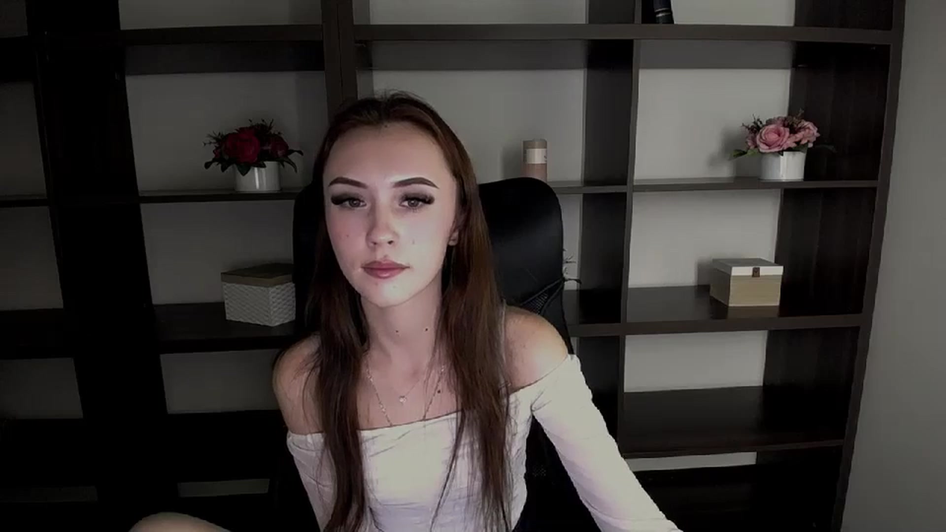 Gallery image thumbnail from Nikonara_'s myfreecams stream on, 12/04/2023, 16:11 image 9 of 20