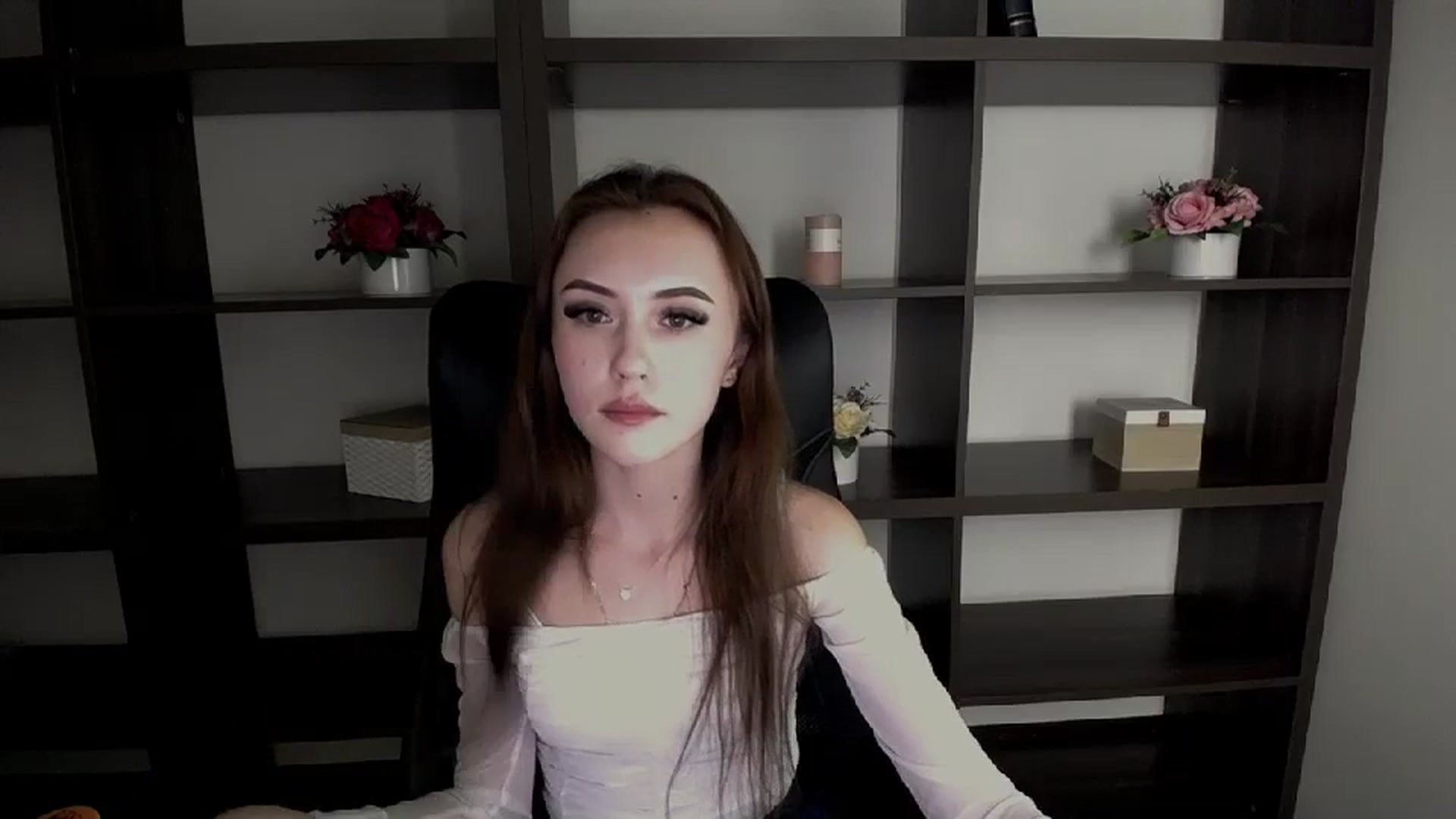Gallery image thumbnail from Nikonara_'s myfreecams stream on, 12/04/2023, 16:11 image 15 of 20
