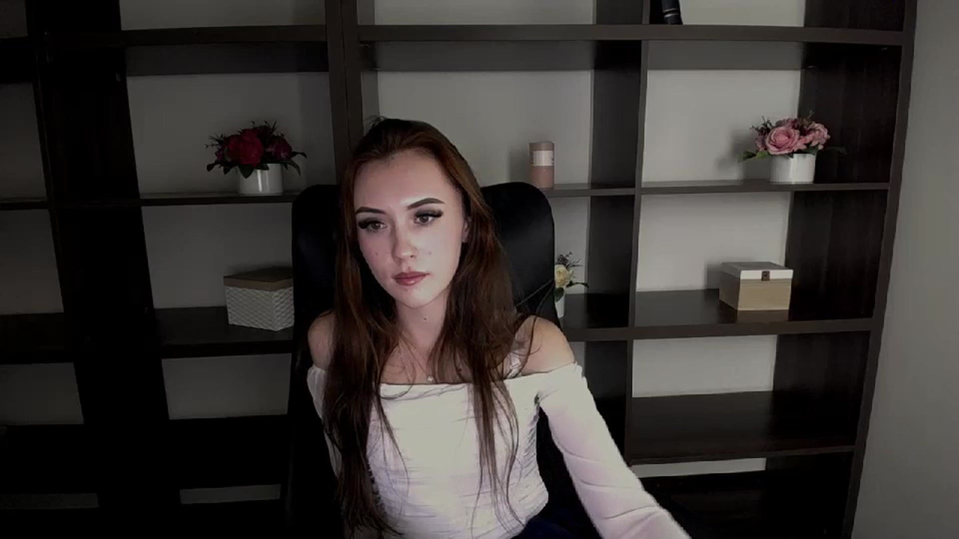 Gallery image thumbnail from Nikonara_'s myfreecams stream on, 12/04/2023, 16:11 image 3 of 20