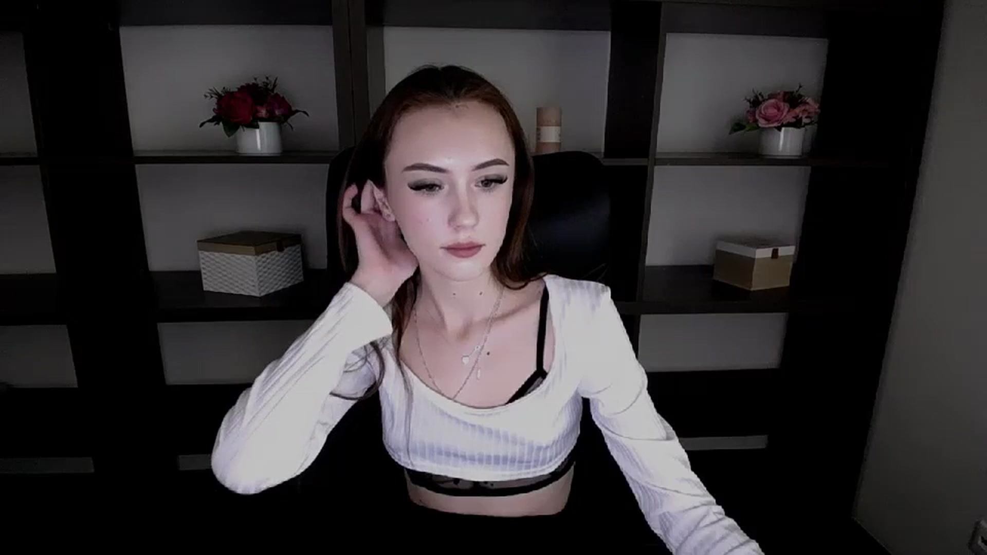 Gallery image thumbnail from Nikonara_'s myfreecams stream on, 12/05/2023, 14:07 image 3 of 20