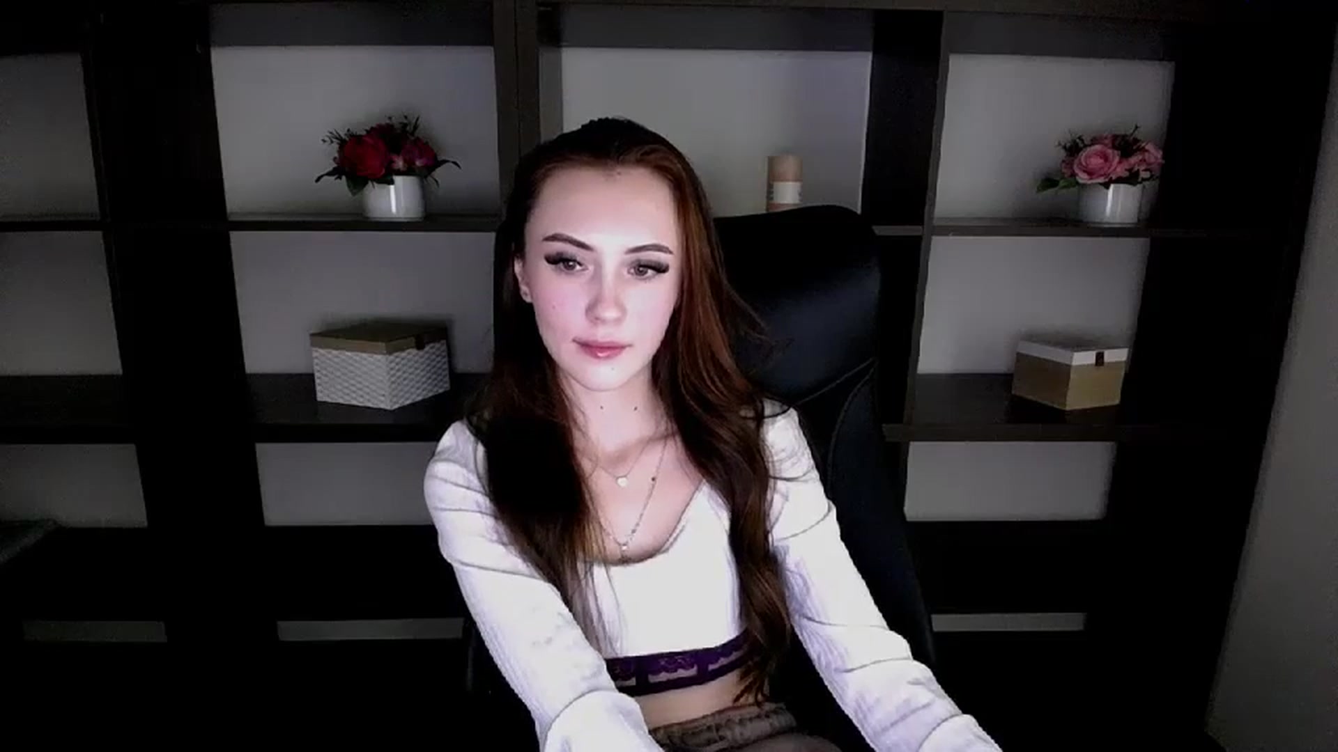 Gallery image thumbnail from Nikonara_'s myfreecams stream on, 12/06/2023, 14:45 image 15 of 20