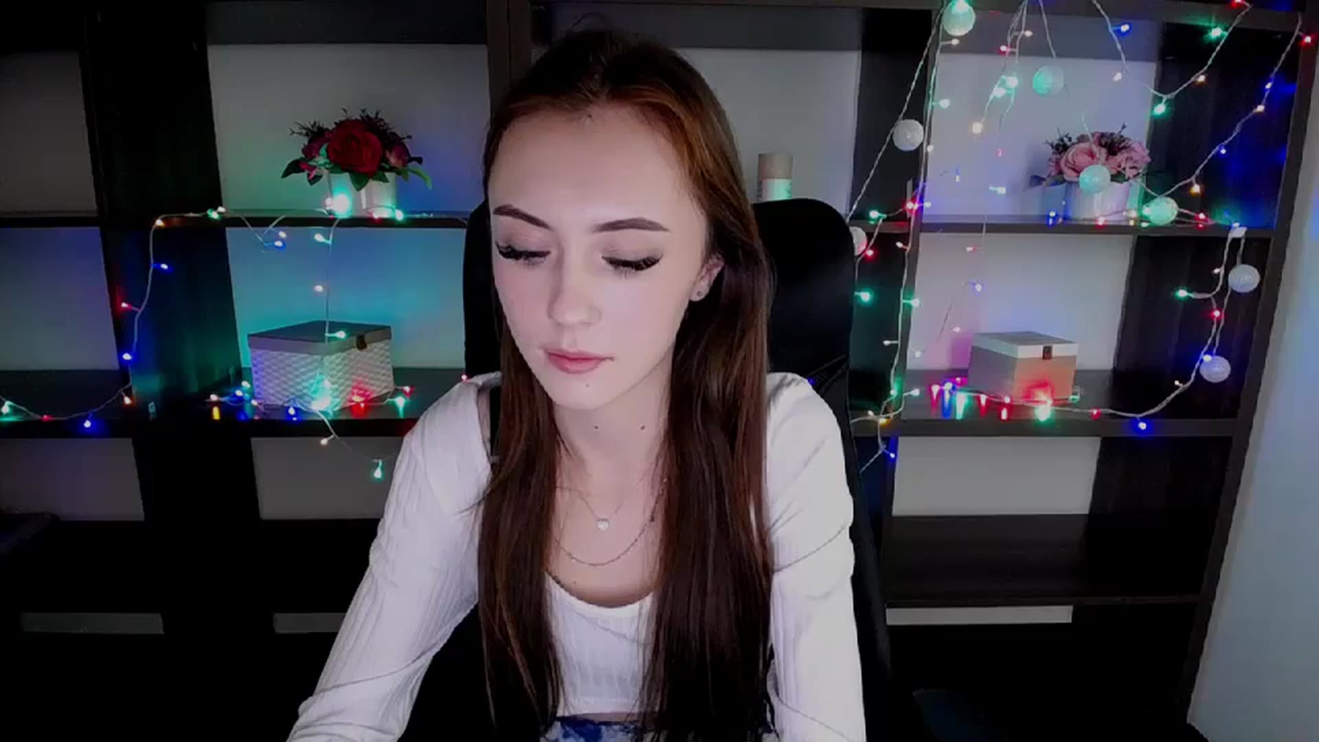 Gallery image thumbnail from Nikonara_'s myfreecams stream on, 12/08/2023, 13:57 image 9 of 20