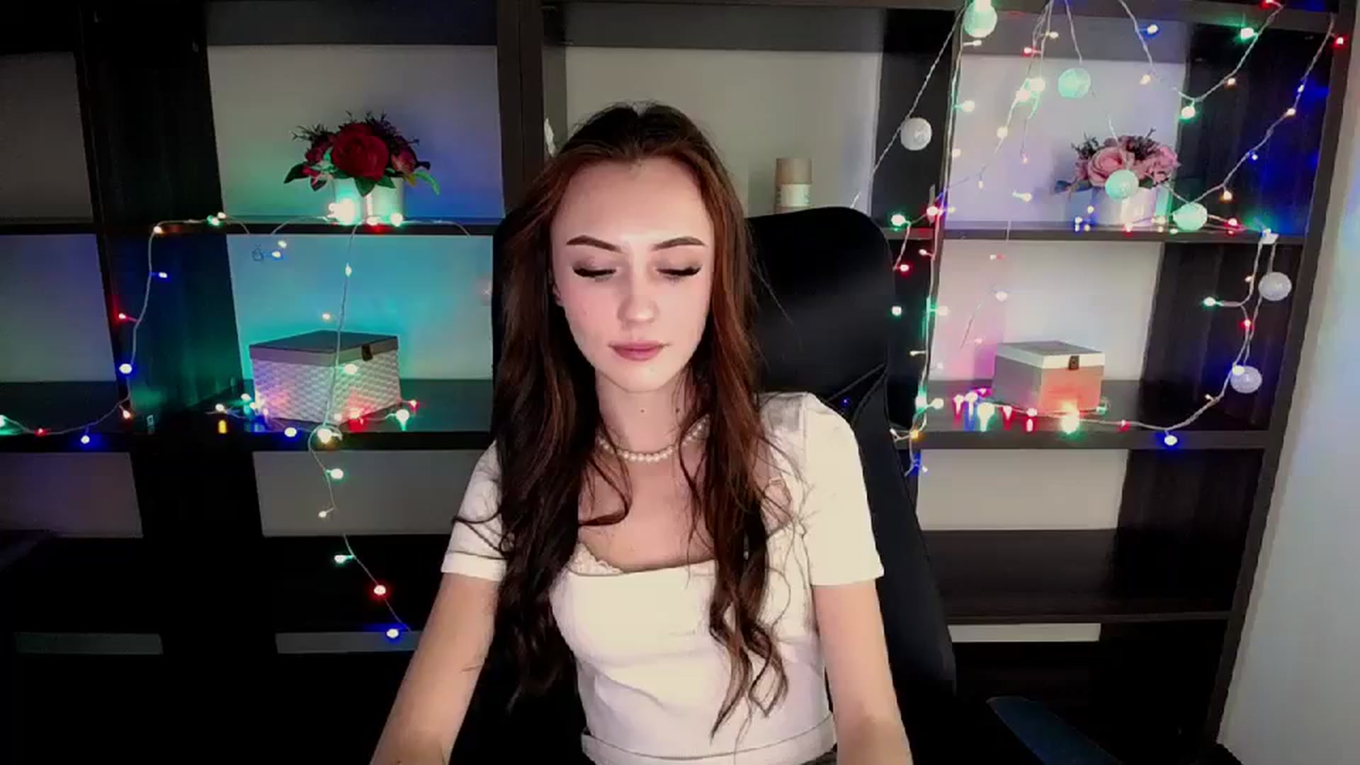Gallery image thumbnail from Nikonara_'s myfreecams stream on, 12/09/2023, 13:48 image 18 of 20