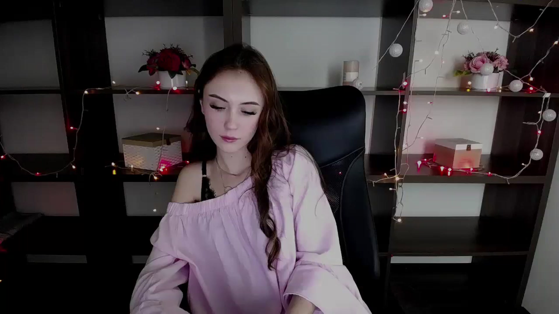 Gallery image thumbnail from Nikonara_'s myfreecams stream on, 12/10/2023, 11:42 image 15 of 20