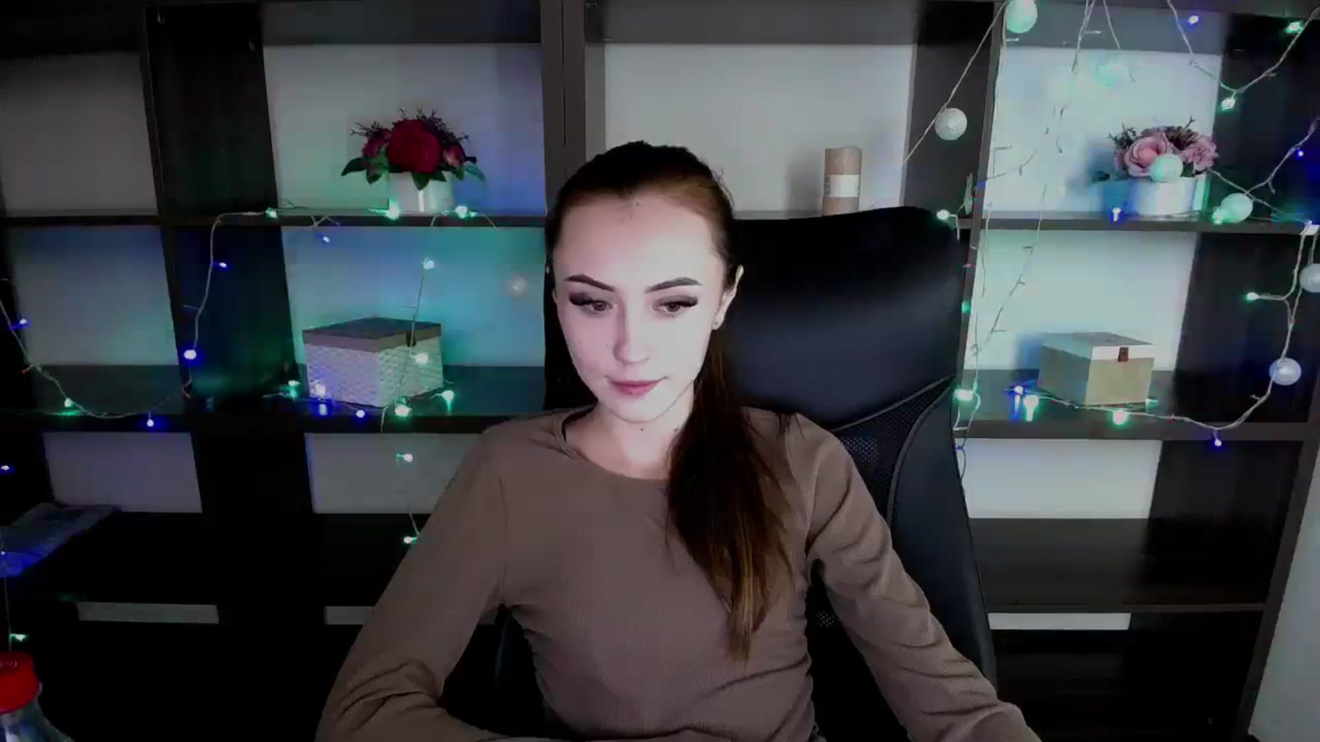 Gallery image thumbnail from Nikonara_'s myfreecams stream on, 12/13/2023, 11:21 image 14 of 20