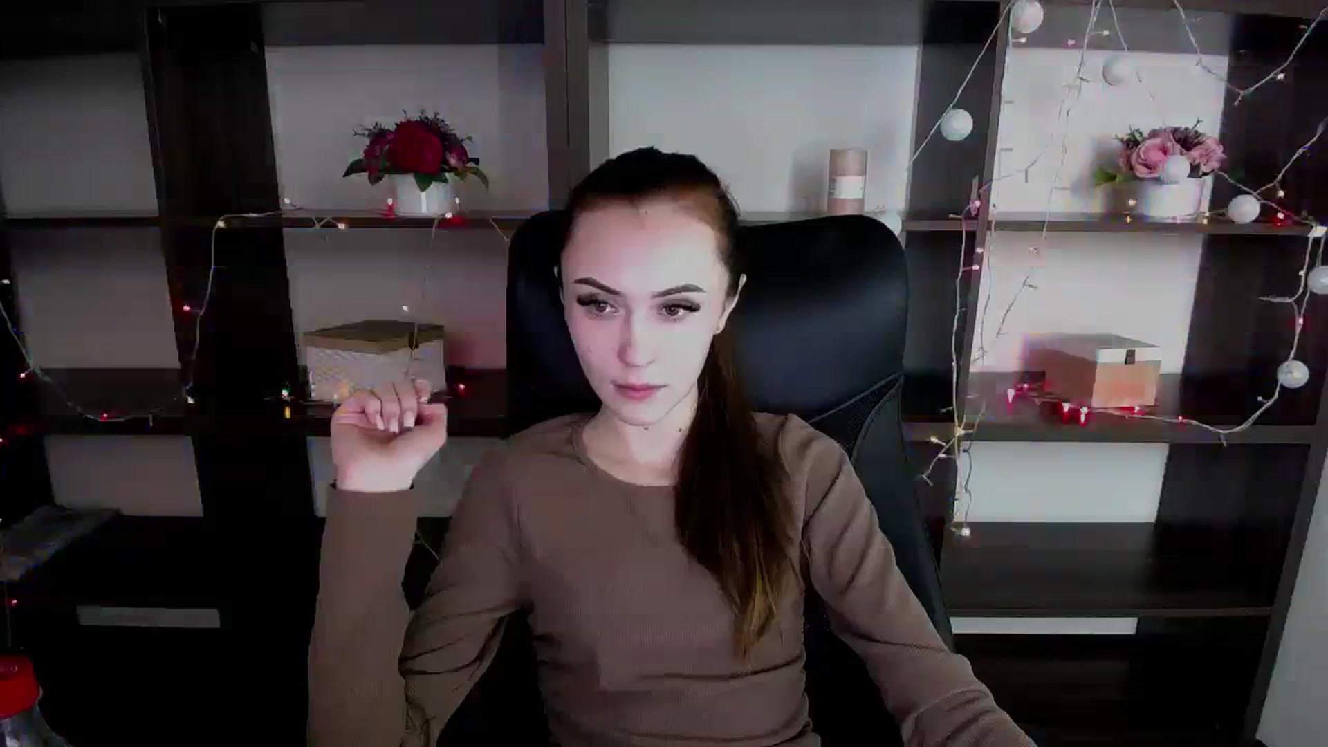 Gallery image thumbnail from Nikonara_'s myfreecams stream on, 12/13/2023, 11:21 image 20 of 20