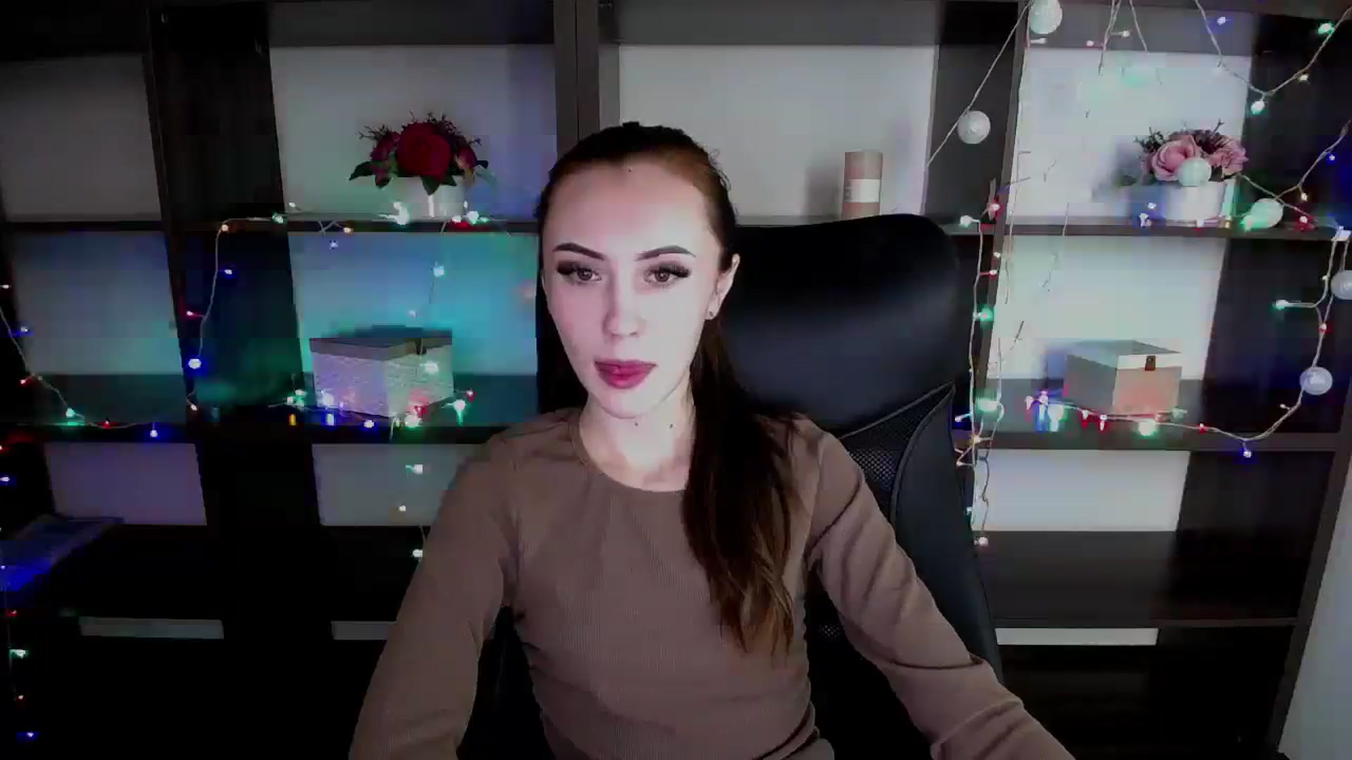 Gallery image thumbnail from Nikonara_'s myfreecams stream on, 12/13/2023, 11:21 image 4 of 20